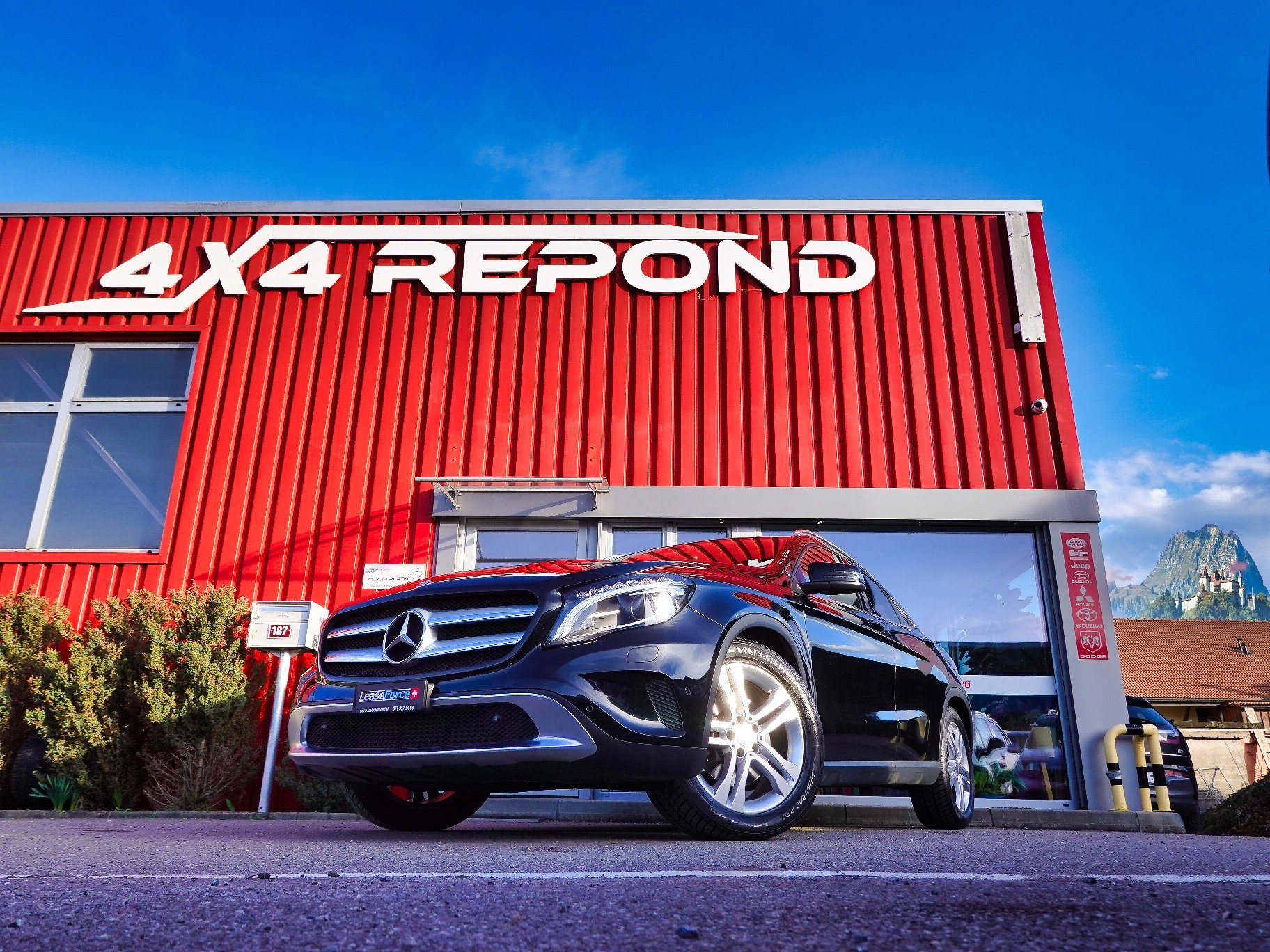 MERCEDES-BENZ GLA 250 4Matic 7G-DCT