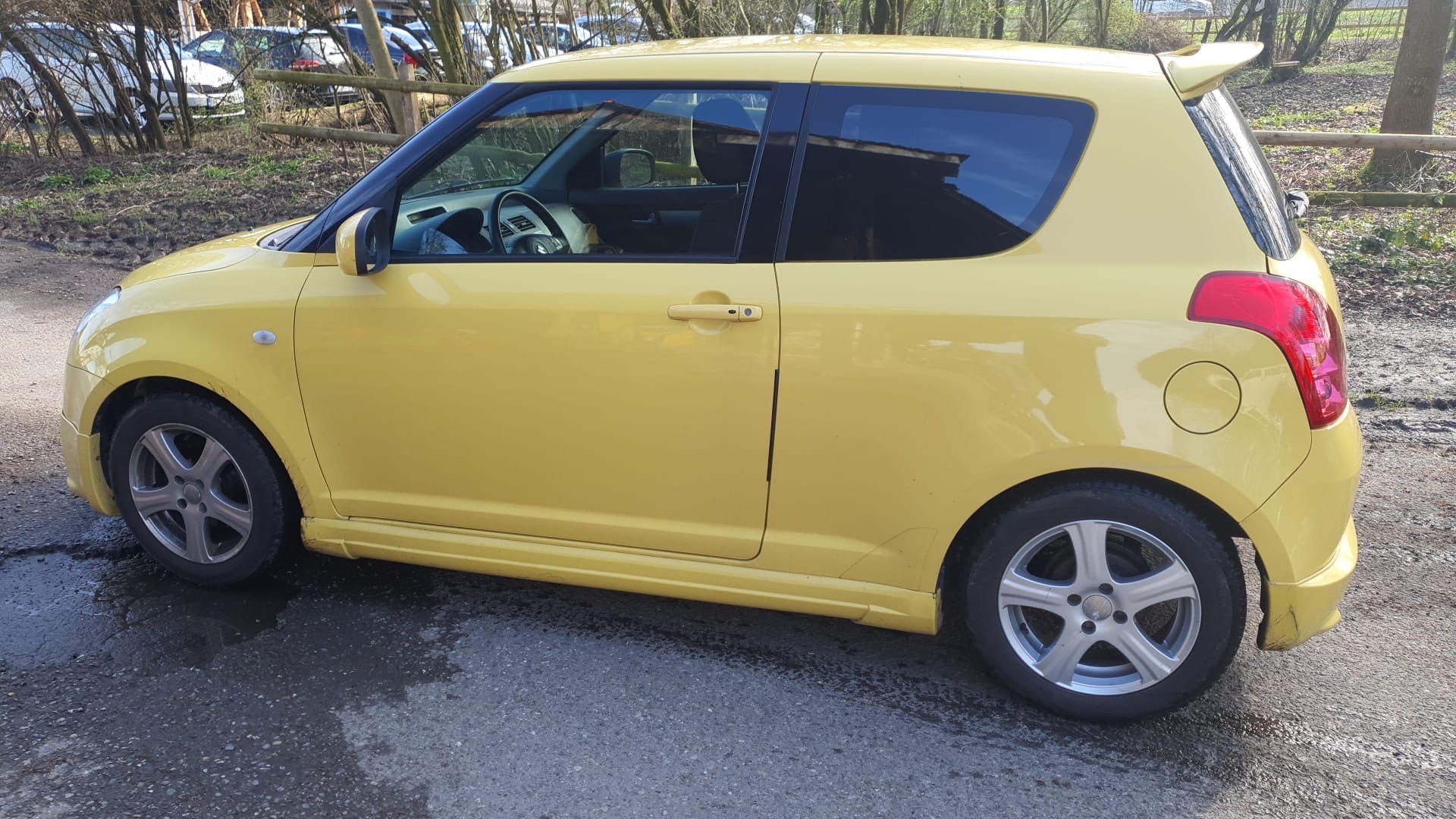 SUZUKI Swift 1.3i 16V GL