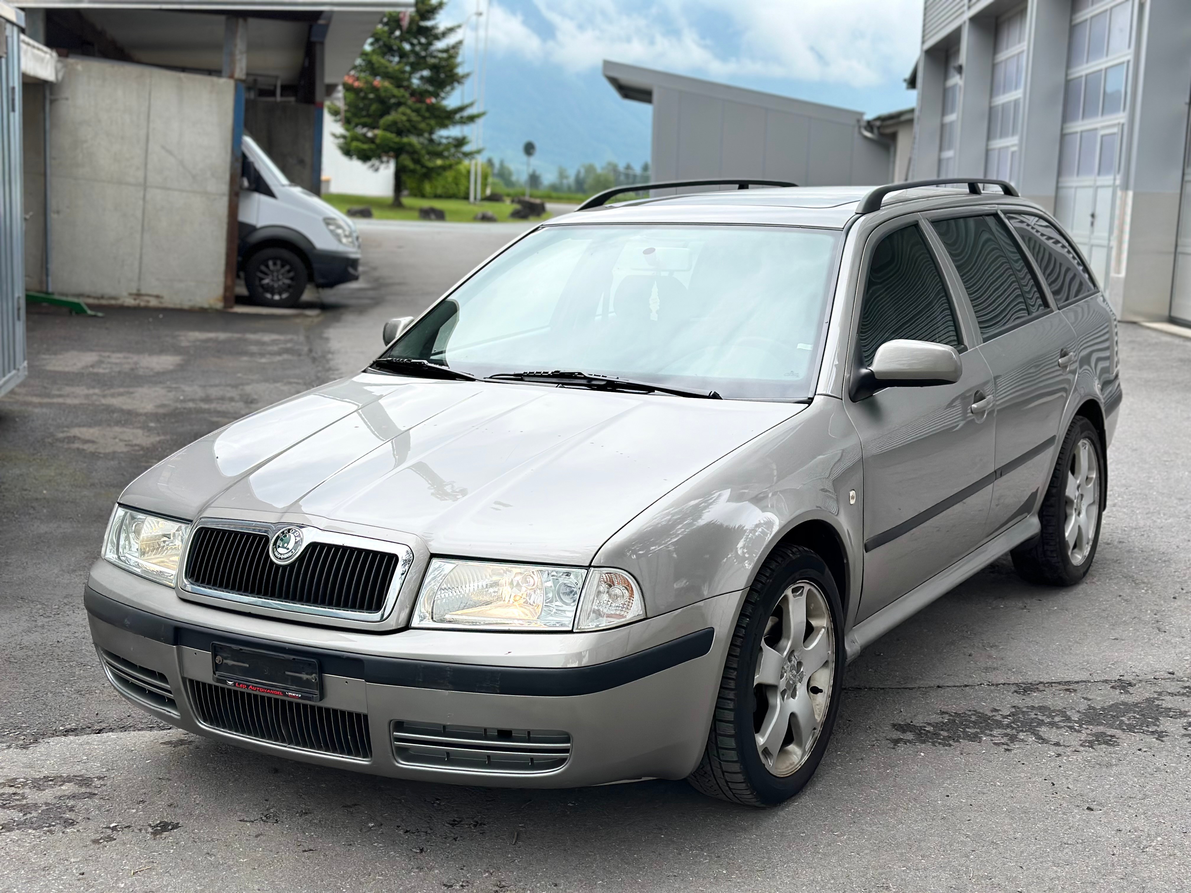 SKODA Octavia 1.9 TDI Tour