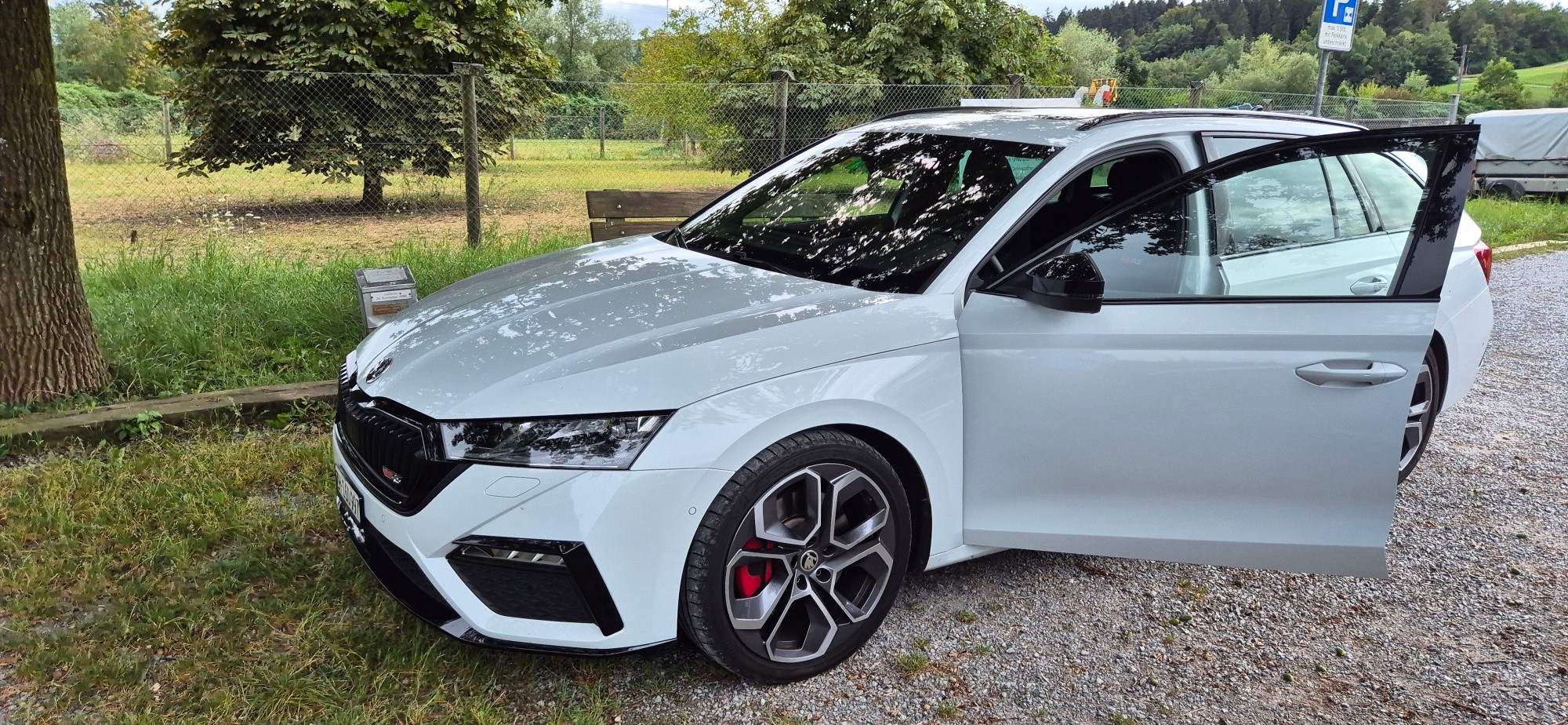 SKODA Octavia Combi 2.0 TSI DSG RS