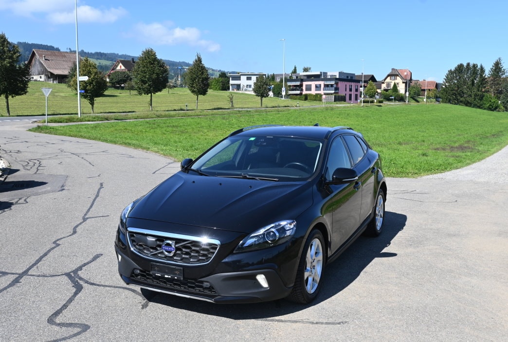 VOLVO V40 Cross Country D4 Summum