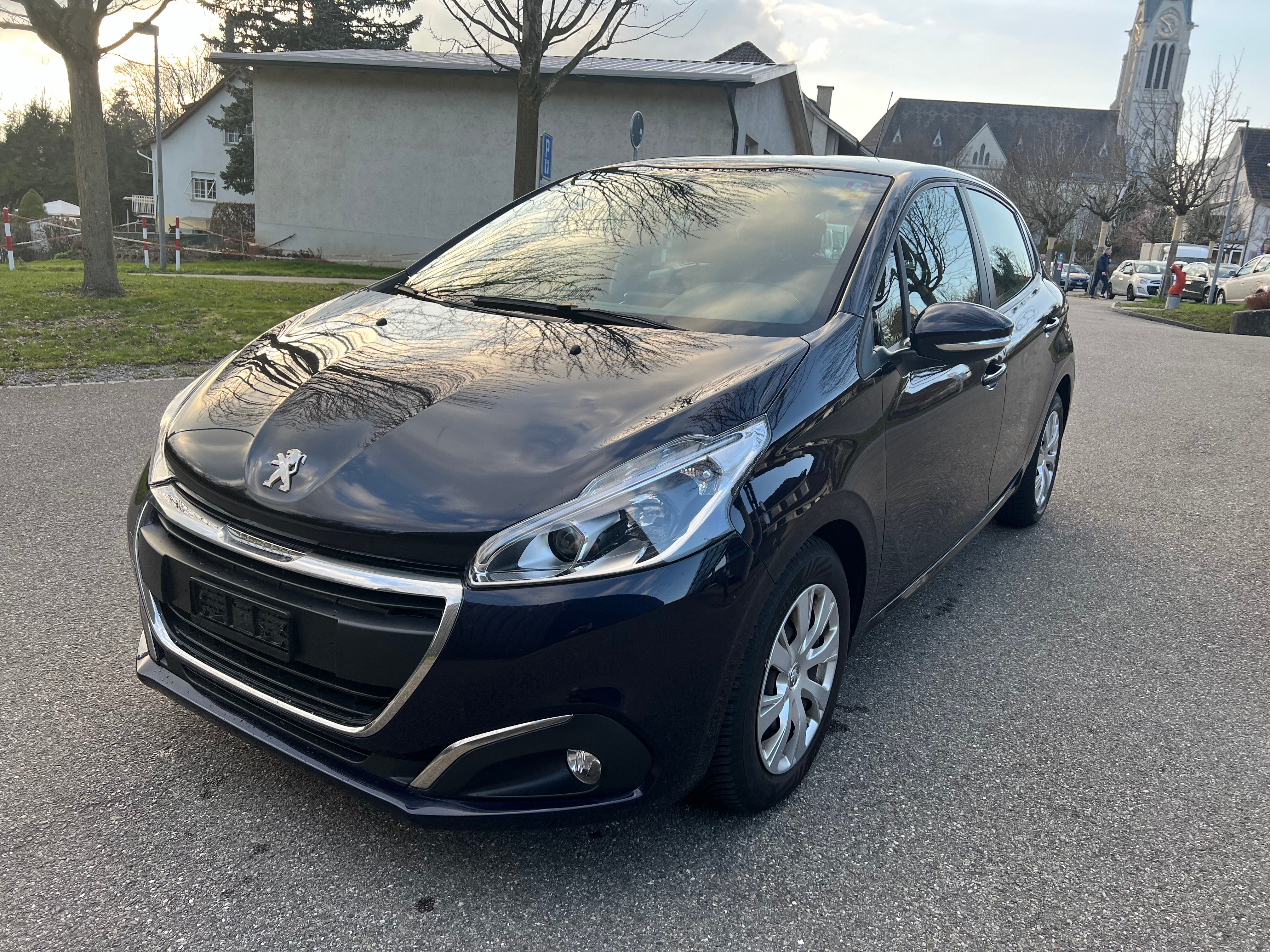 PEUGEOT 208 1.2 PureTech Active