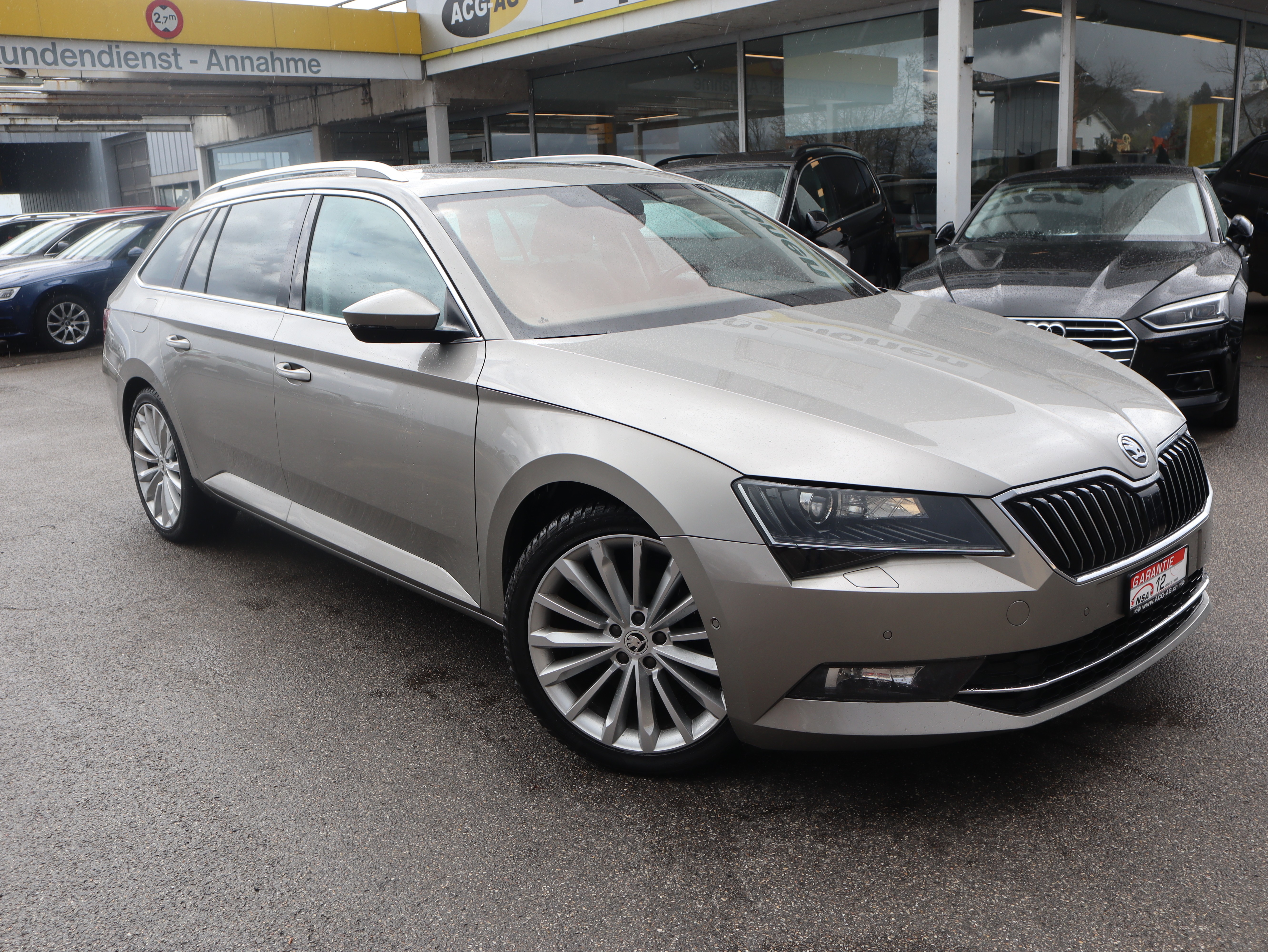 SKODA Superb Combi 2.0 TDi Style 4x4 DSG ** Voll-Leder Ausstattung ** Navi mit RF-kamera ** AHK **