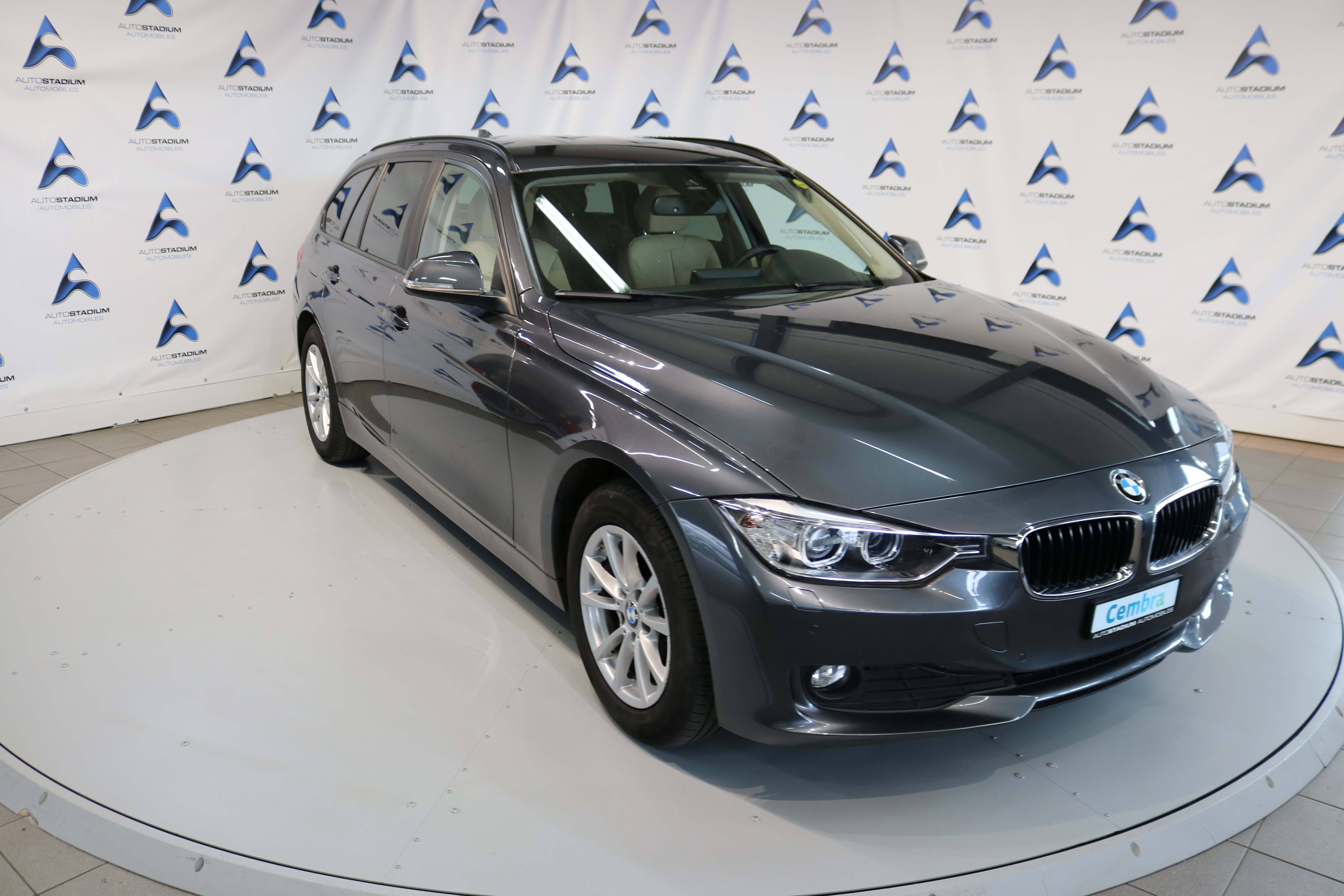 BMW 320d xDrive Touring Luxury Line Steptronic