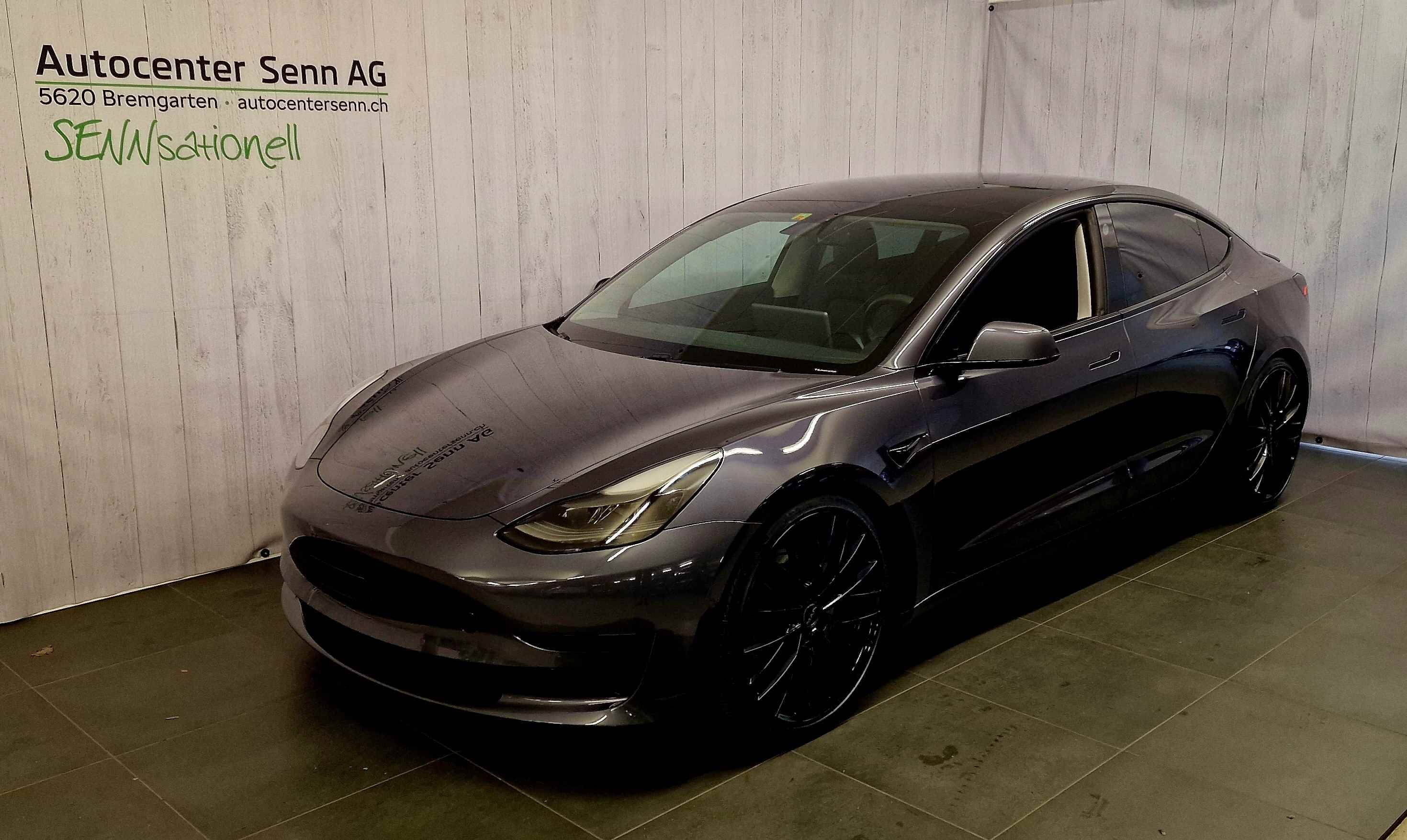 TESLA Model 3