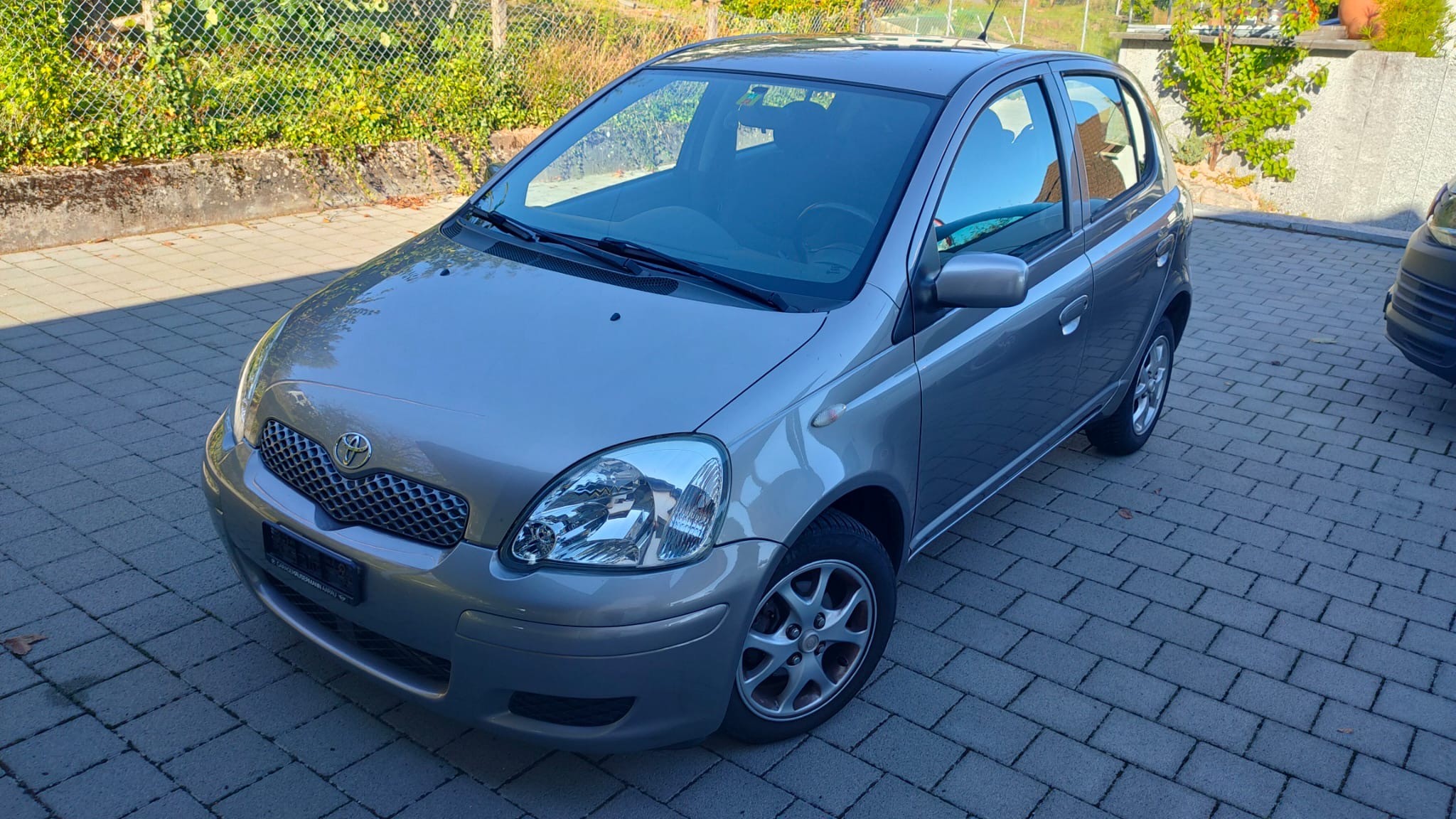 TOYOTA Toyota Yaris 1.3