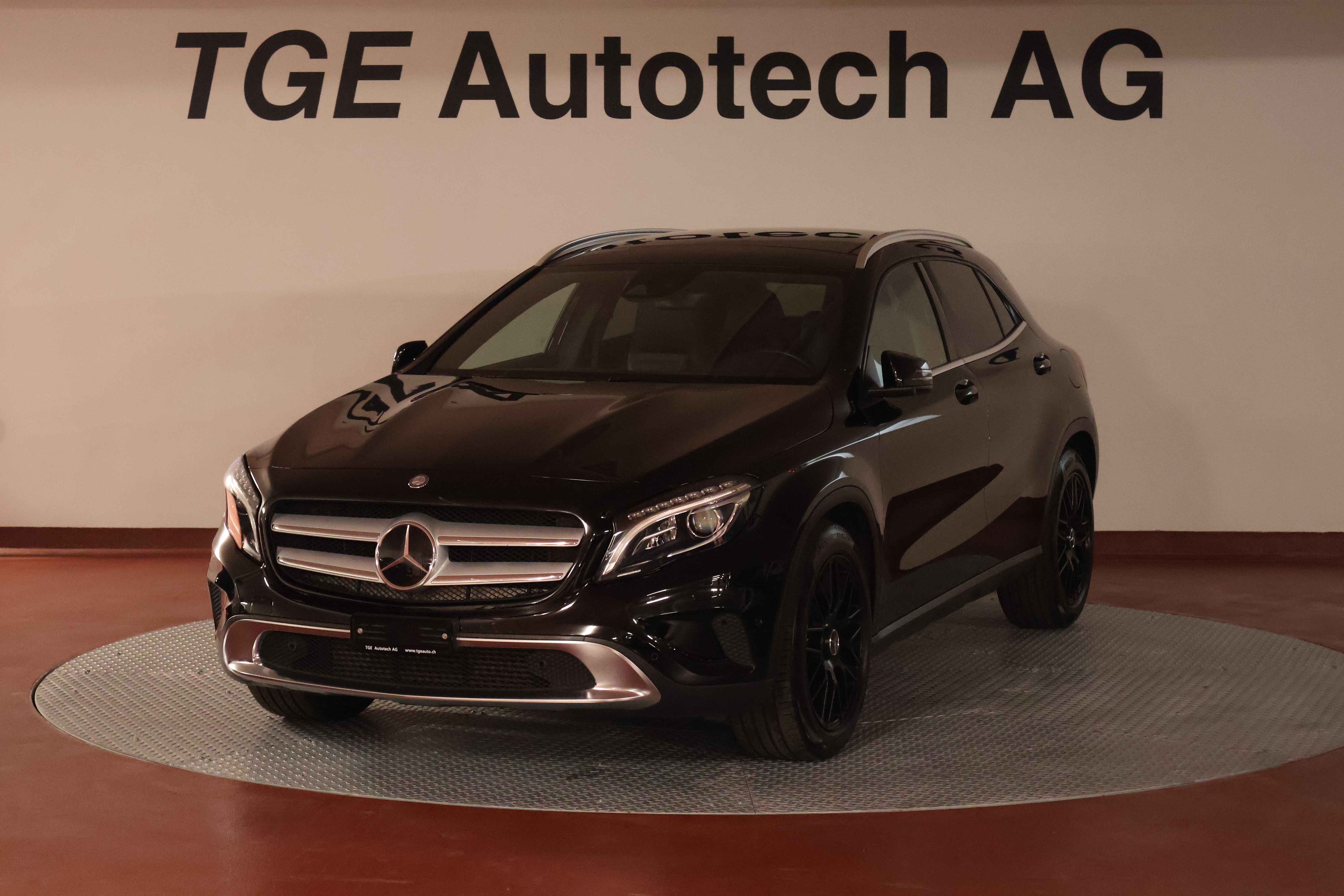 MERCEDES-BENZ GLA 200 Urban 7G-DCT