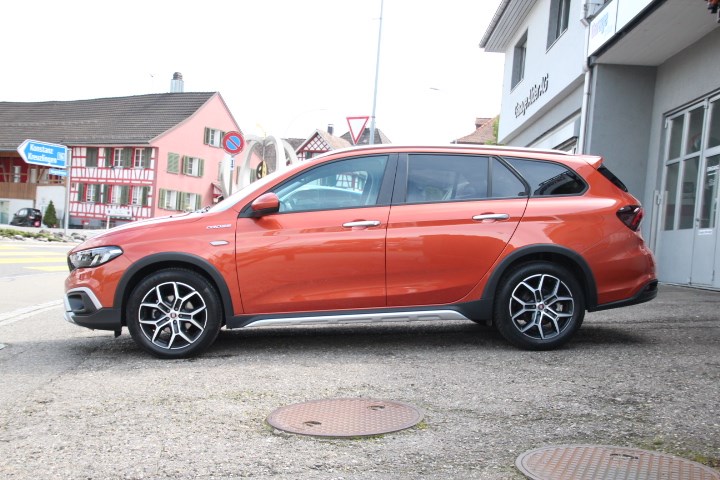 FIAT Tipo SW 1.5 Hybrid Cross Automat