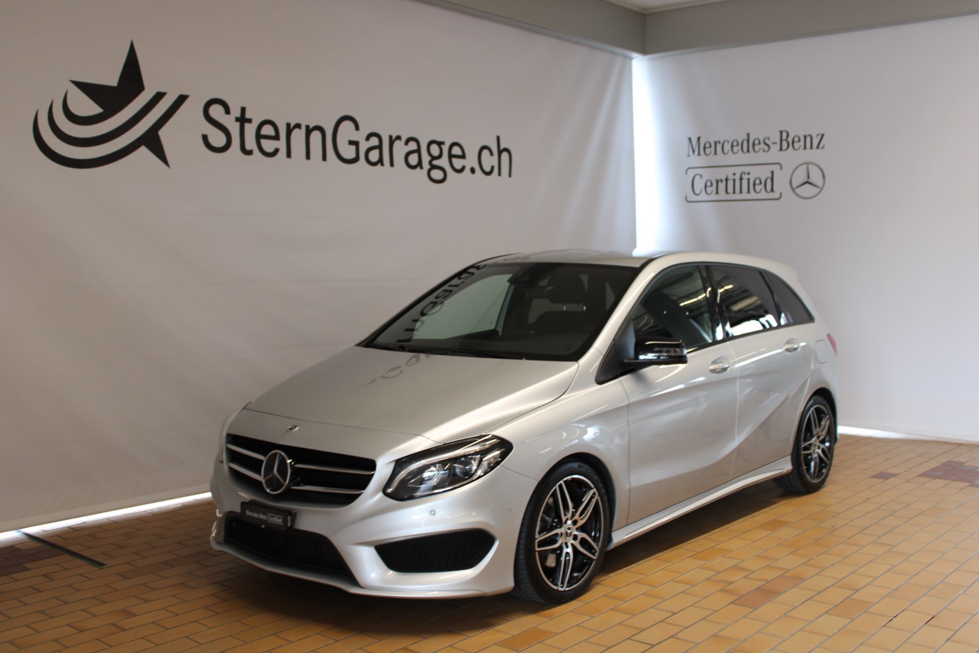 MERCEDES-BENZ B 220 4Matic AMG Line