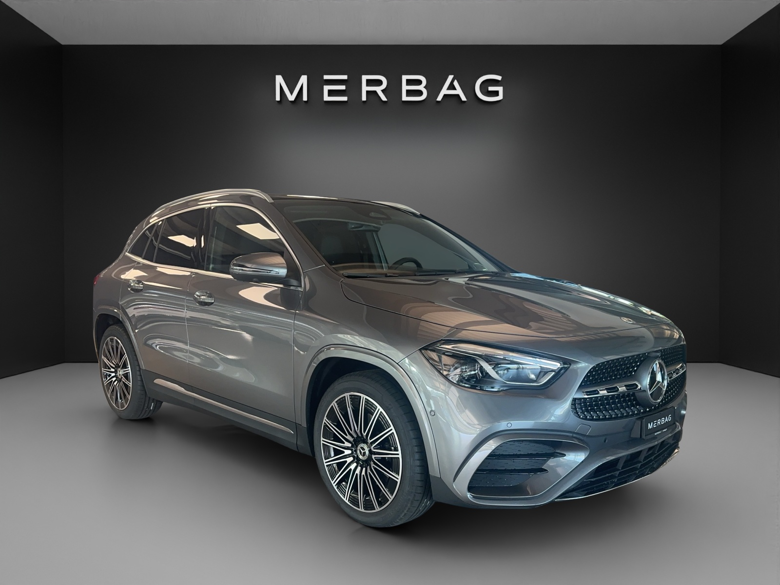 MERCEDES-BENZ GLA 200 7G-DCT