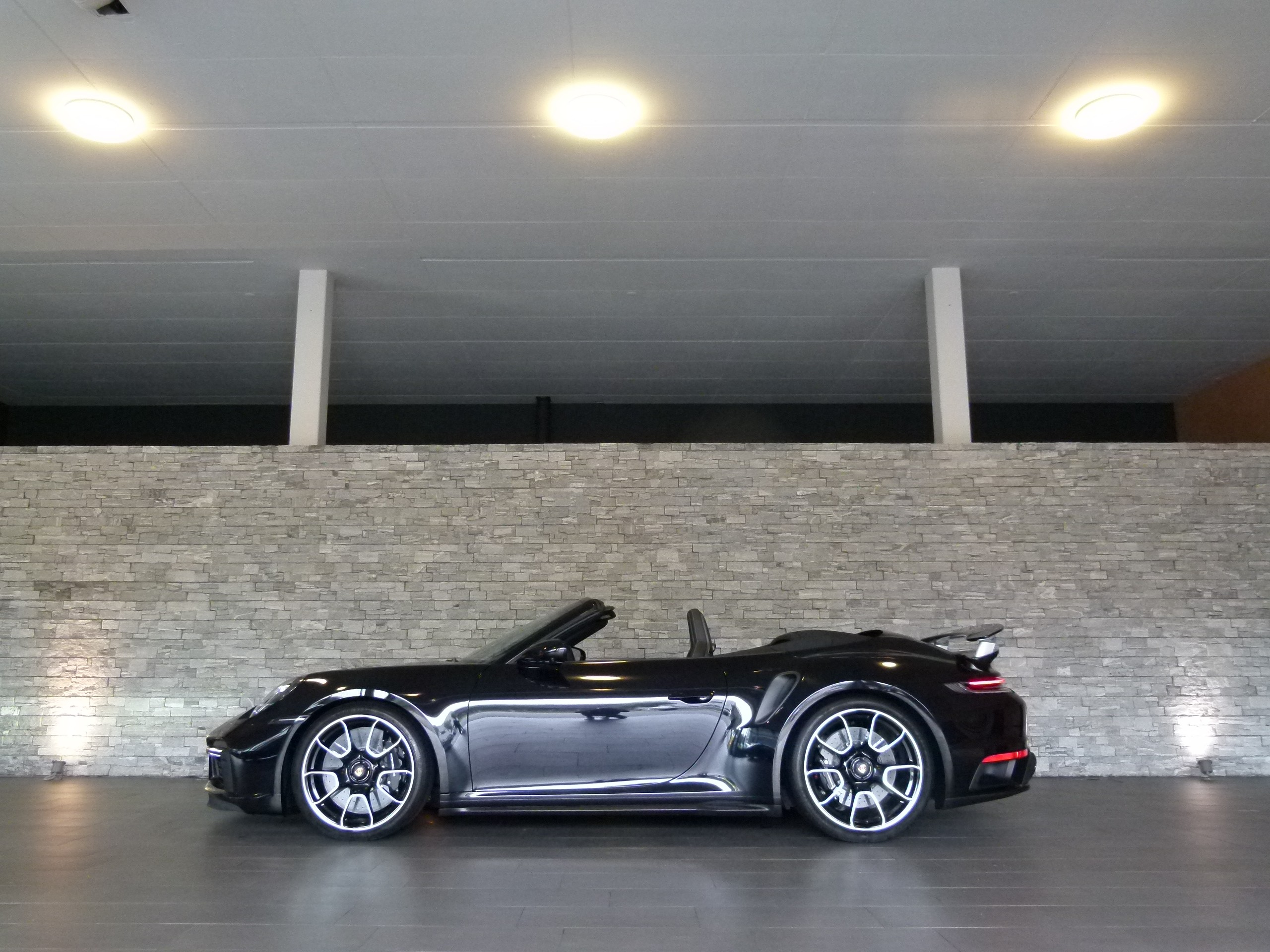 PORSCHE 911 Turbo S Cabriolet PDK Modelljahr 2024