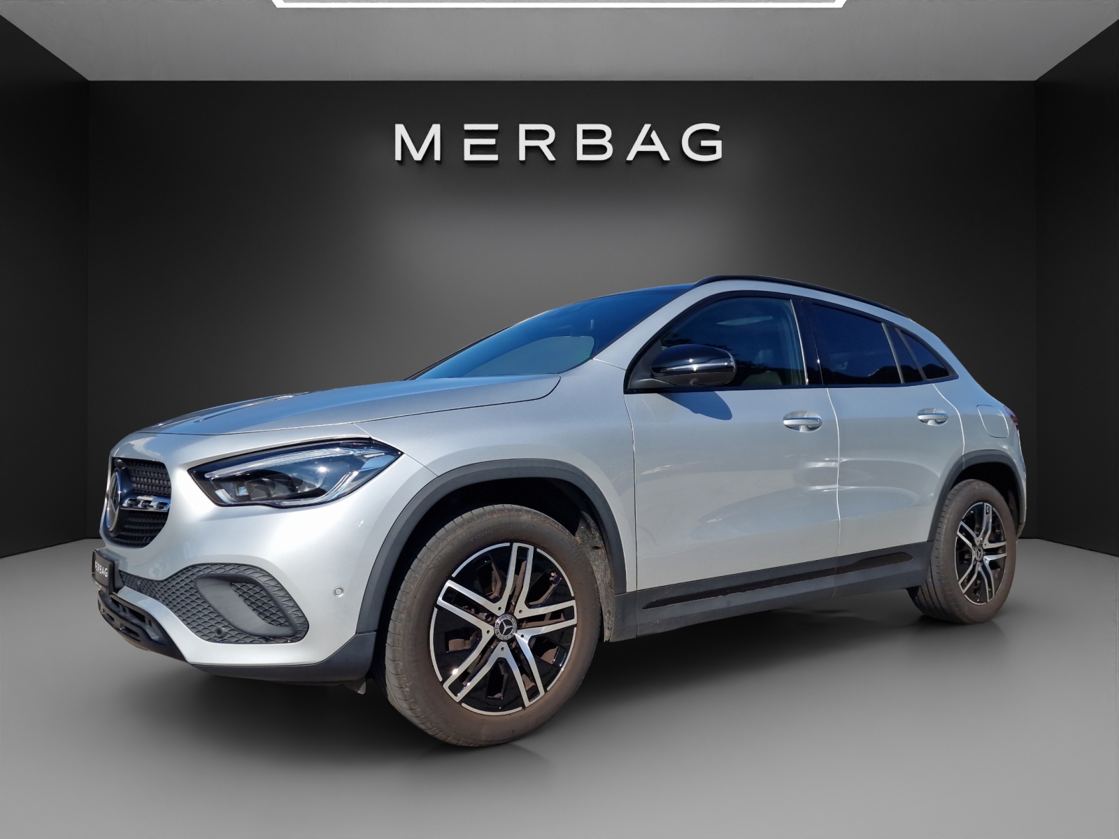 MERCEDES-BENZ GLA 200 Progressive