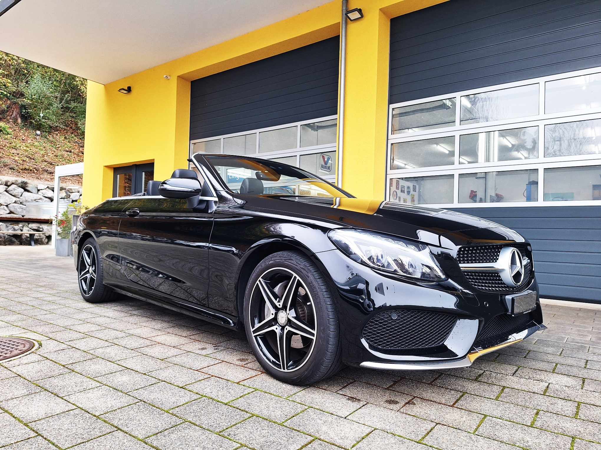 MERCEDES-BENZ C 200 Cabriolet AMG Line 4Matic 9G-Tronic CH Auslieferung mit Gratisservice