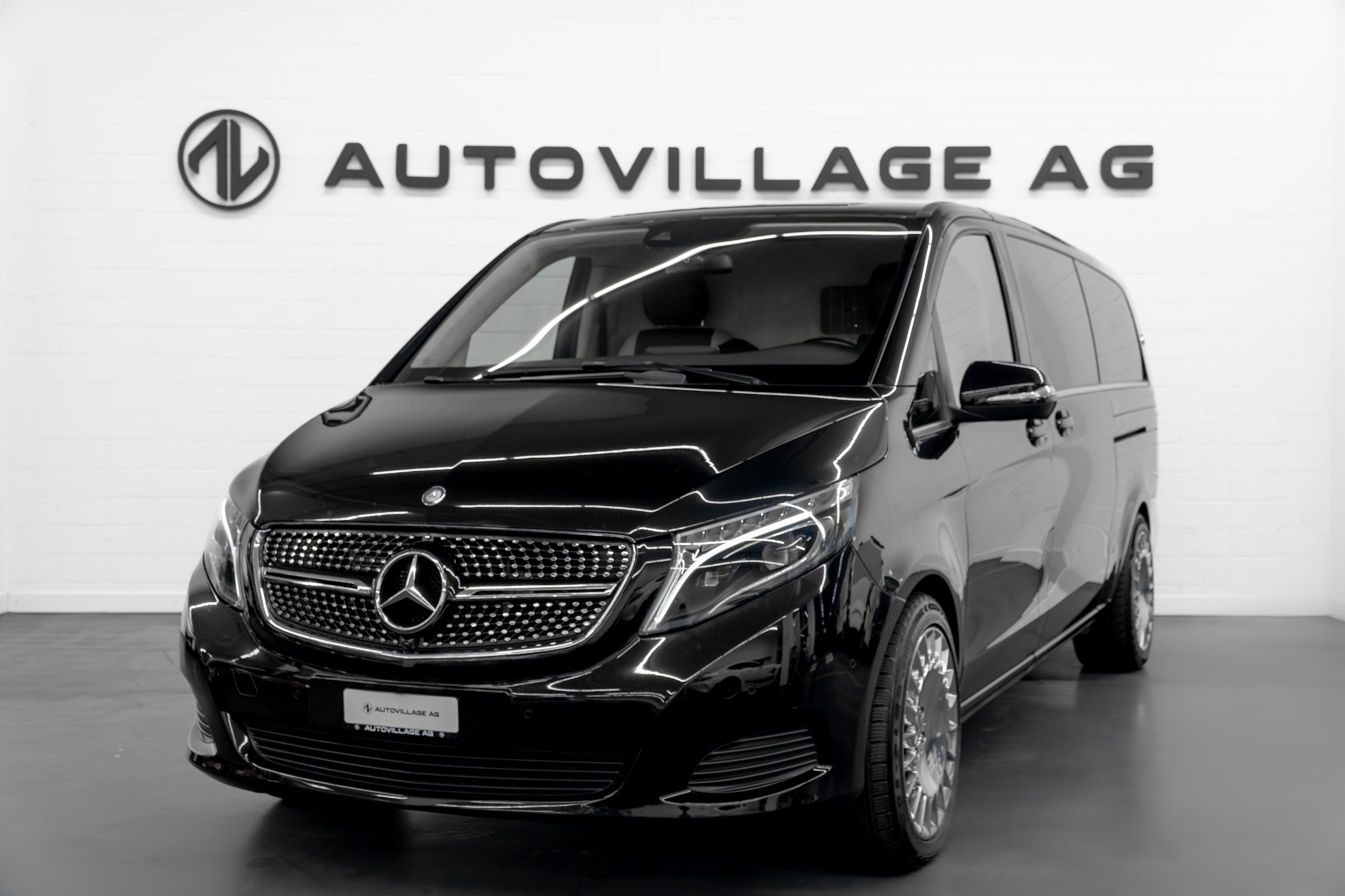 MERCEDES-BENZ V 250 d 4M *VIP Shuttle Bus* Avantgarde extralang 7G-Tronic