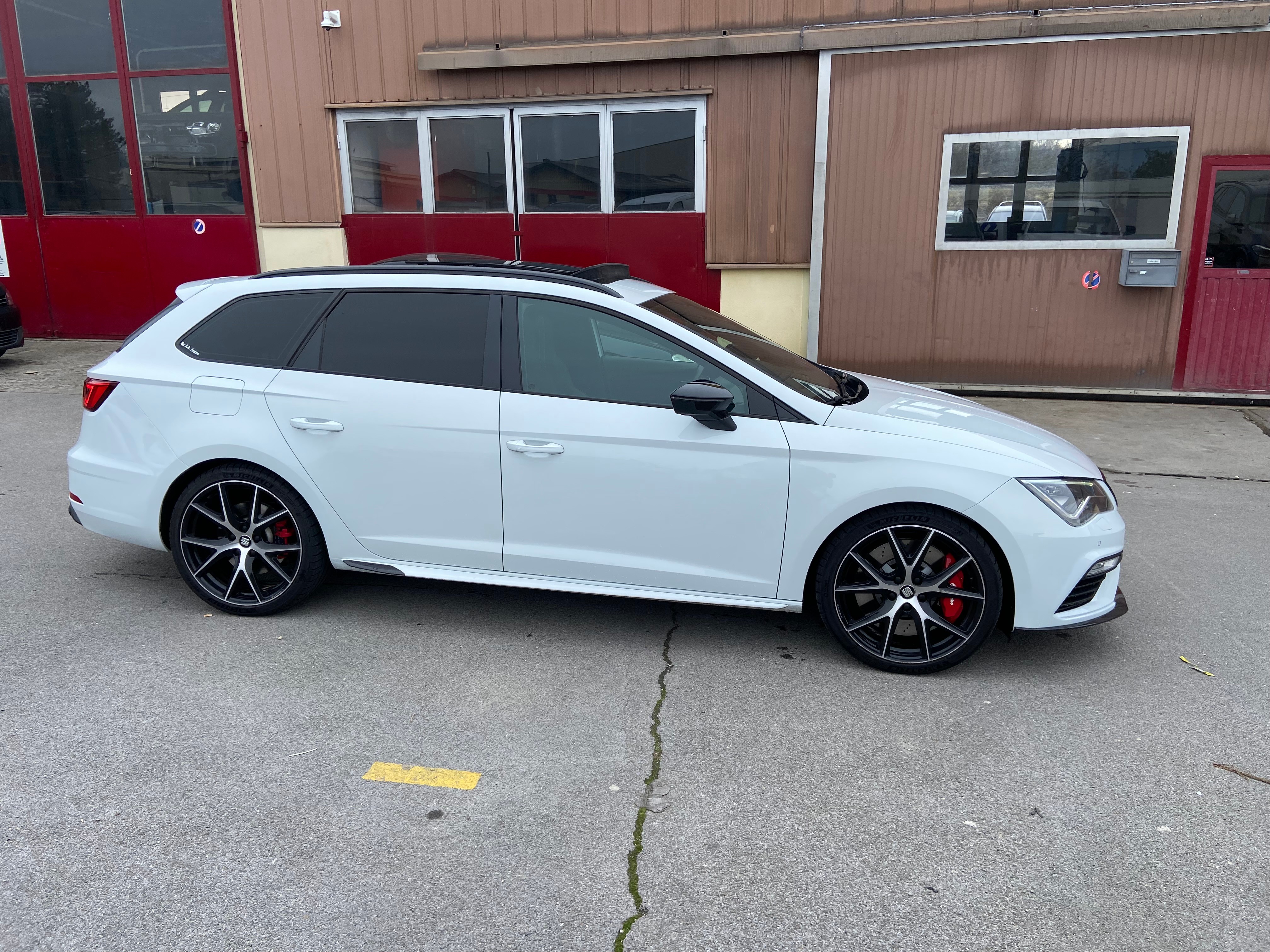 SEAT Leon ST 2.0 TSI Cupra 370 4 Drive DSG