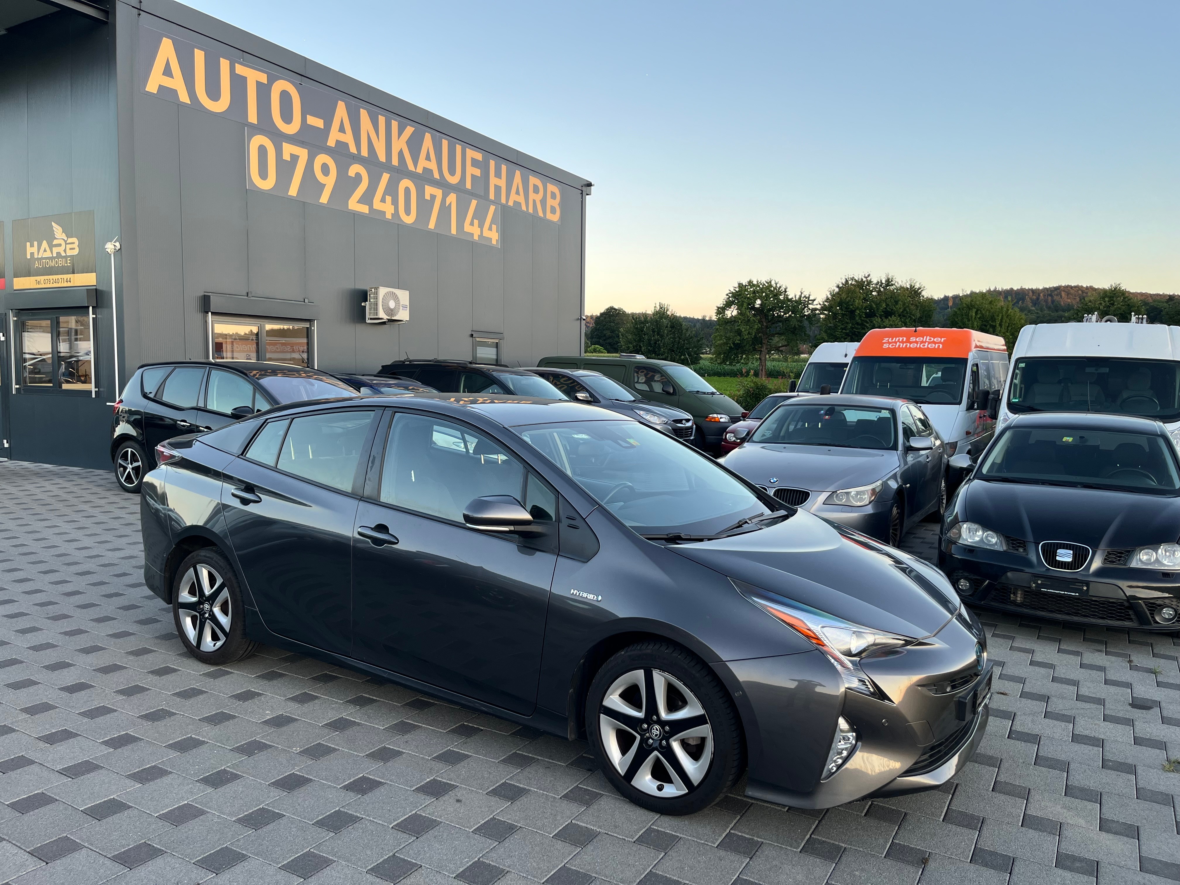 TOYOTA Prius 1.8 VVT-i HSD Sol