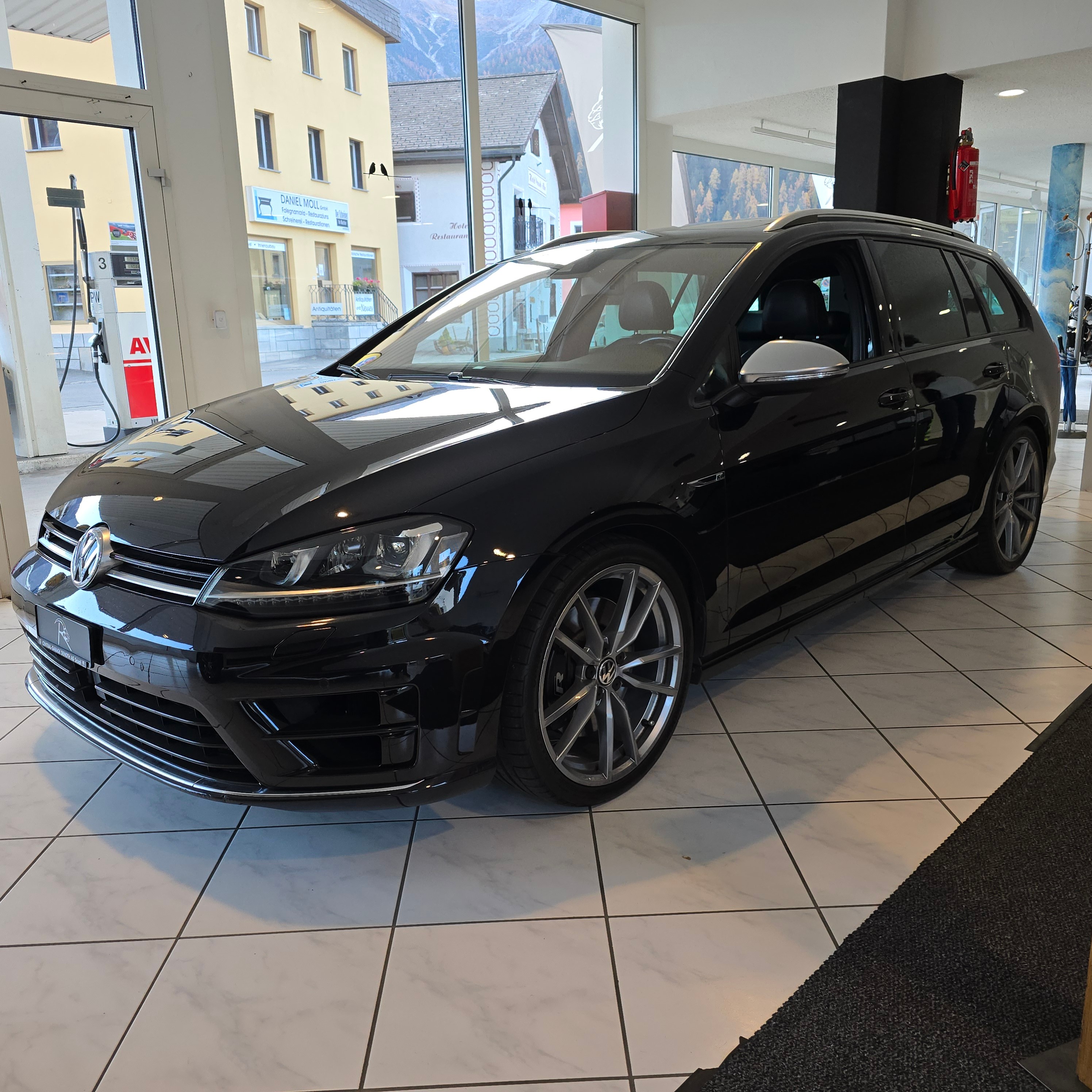 VW Golf Variant 2.0 TSI R 4 Motion DSG