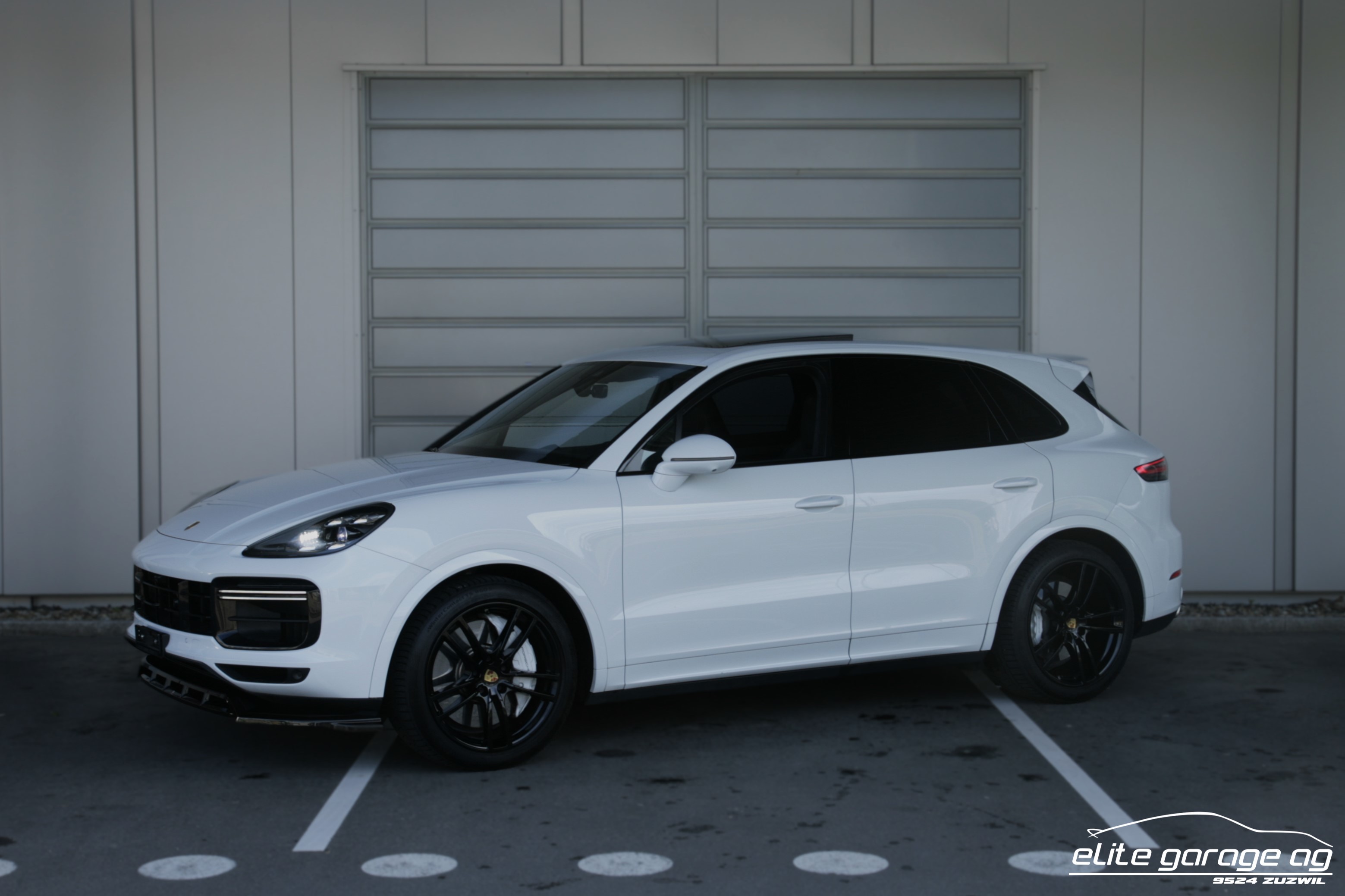 PORSCHE Cayenne Turbo 675 PS