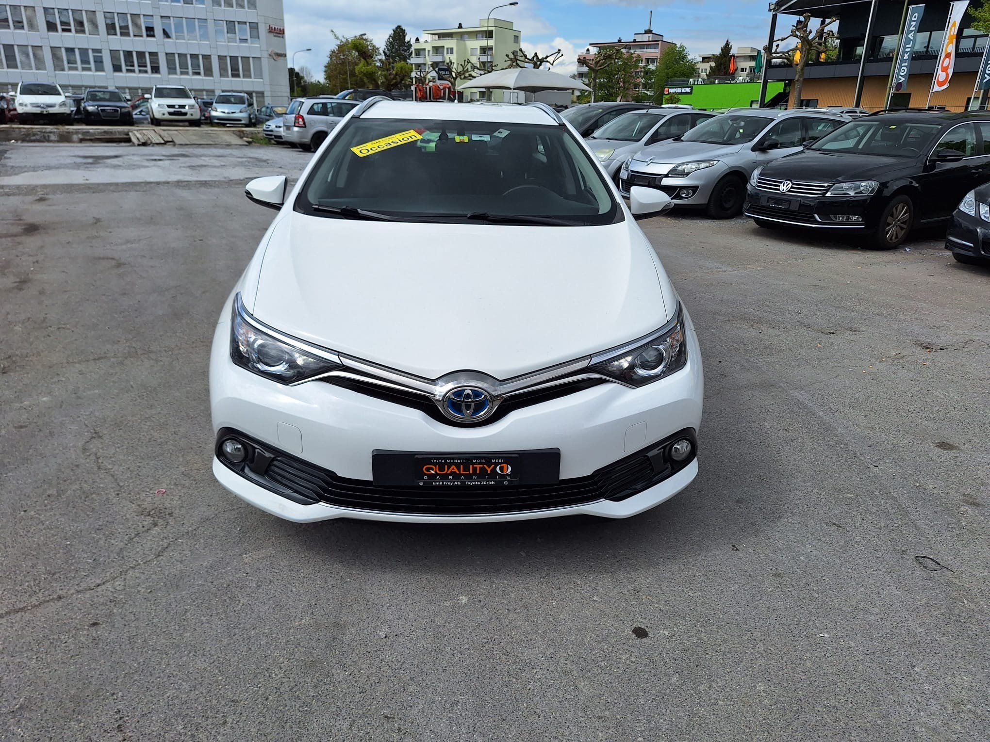 TOYOTA Auris Touring Sports 1.8 HSD Sol e-CVT