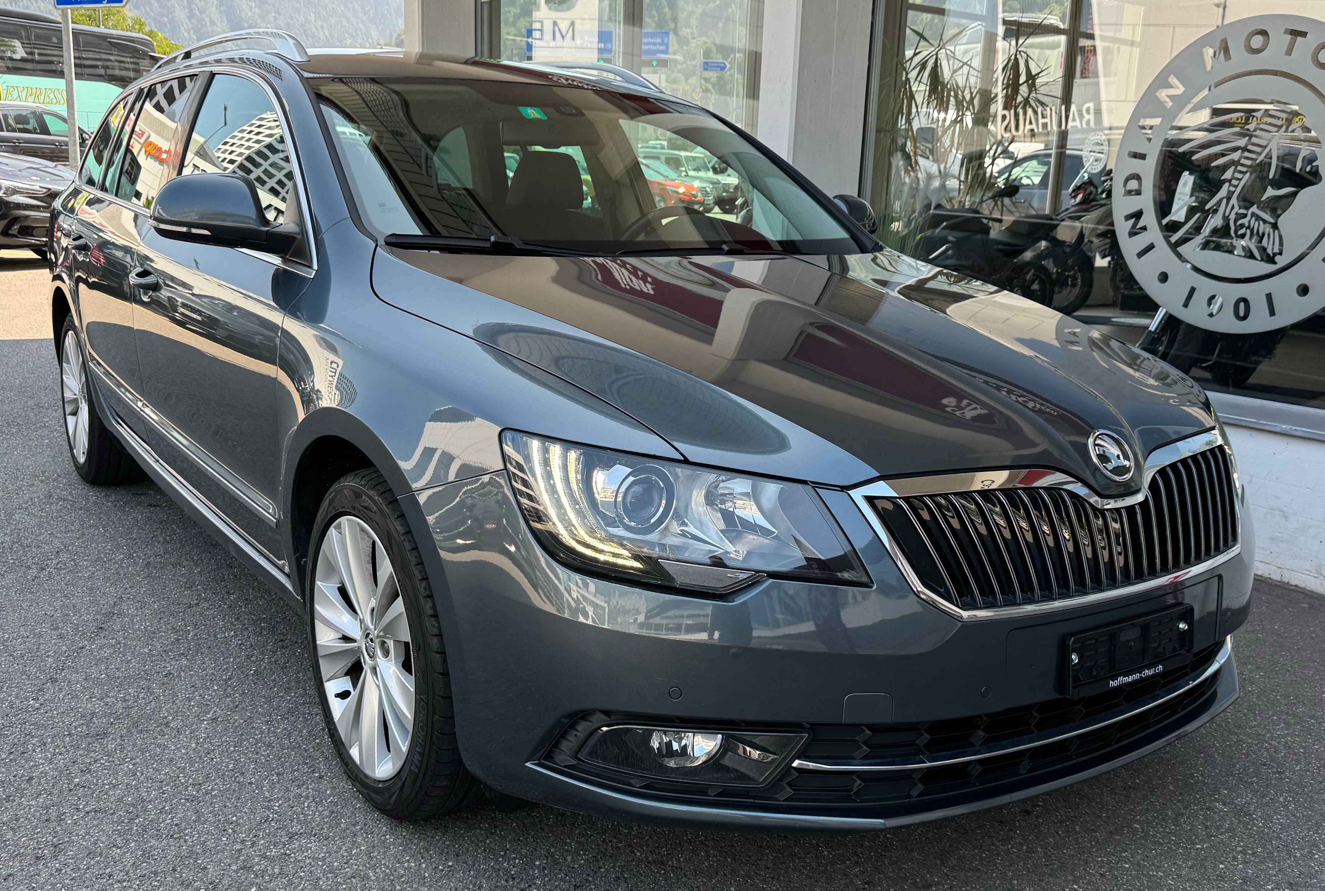 SKODA Superb Combi 2.0 TDi Elegance 4x4 DSG