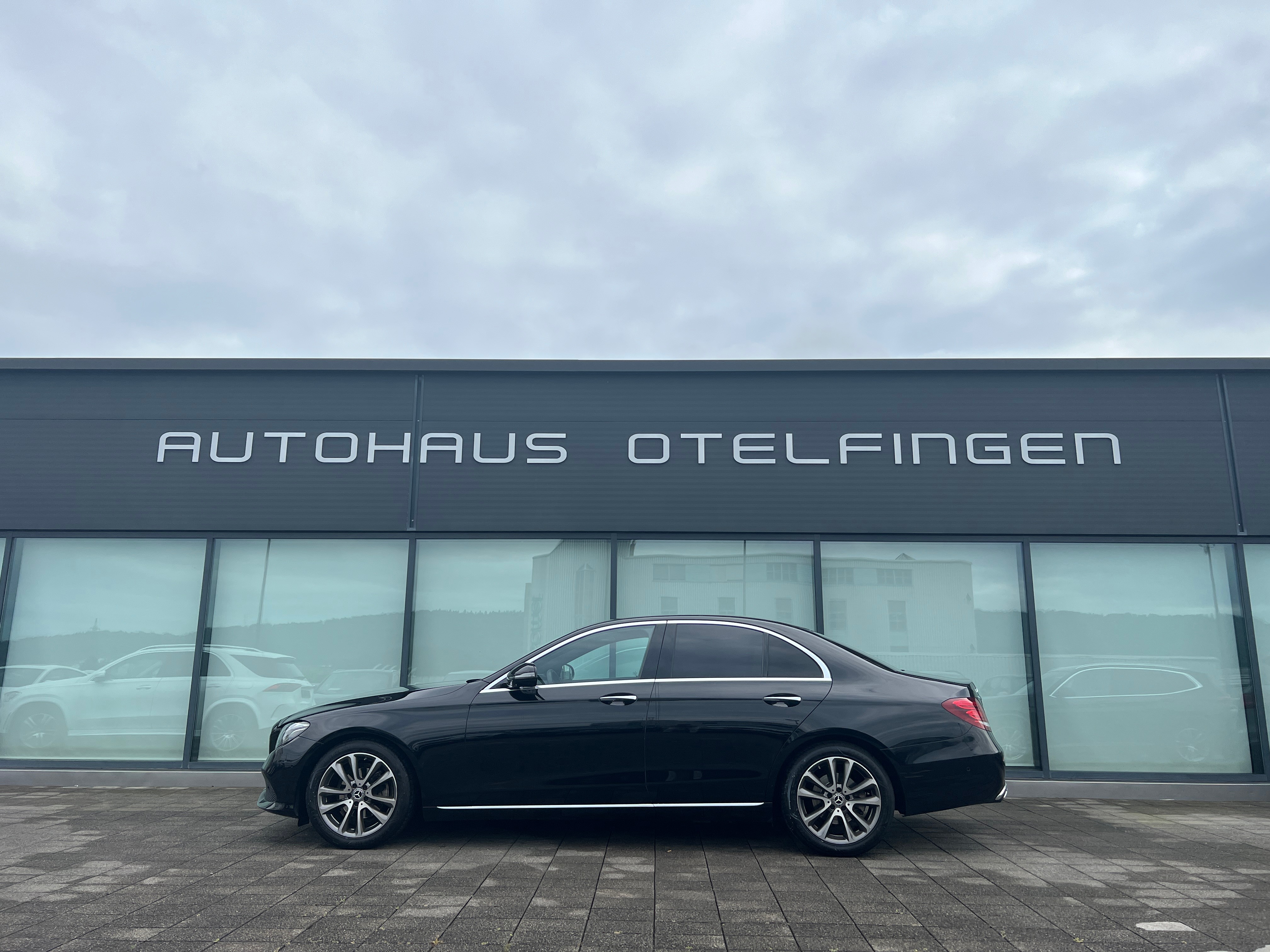 MERCEDES-BENZ E 220 d Avantgarde 9G-Tronic