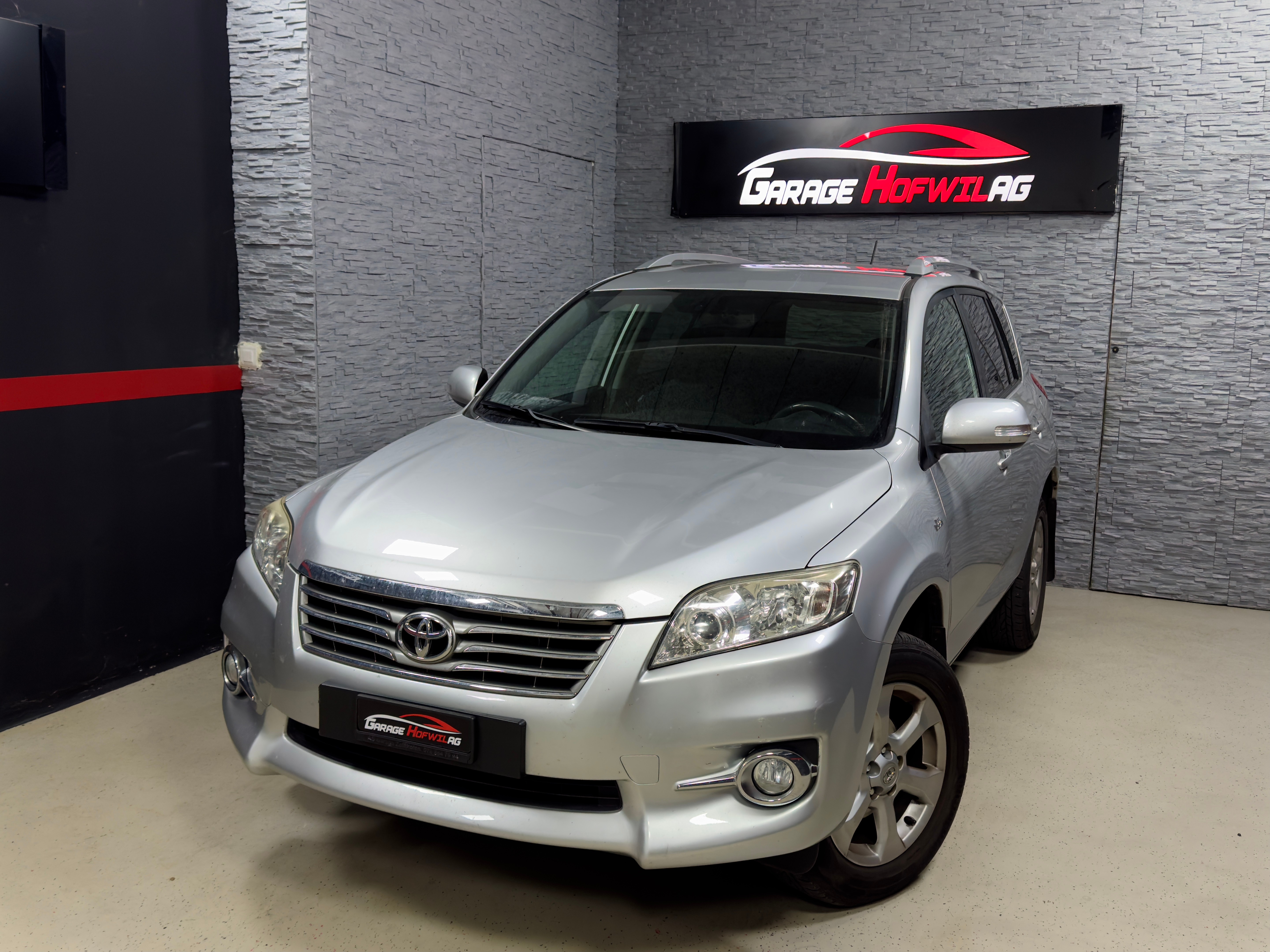 TOYOTA RAV-4 2.2D-CAT Linea Sol Premium AT