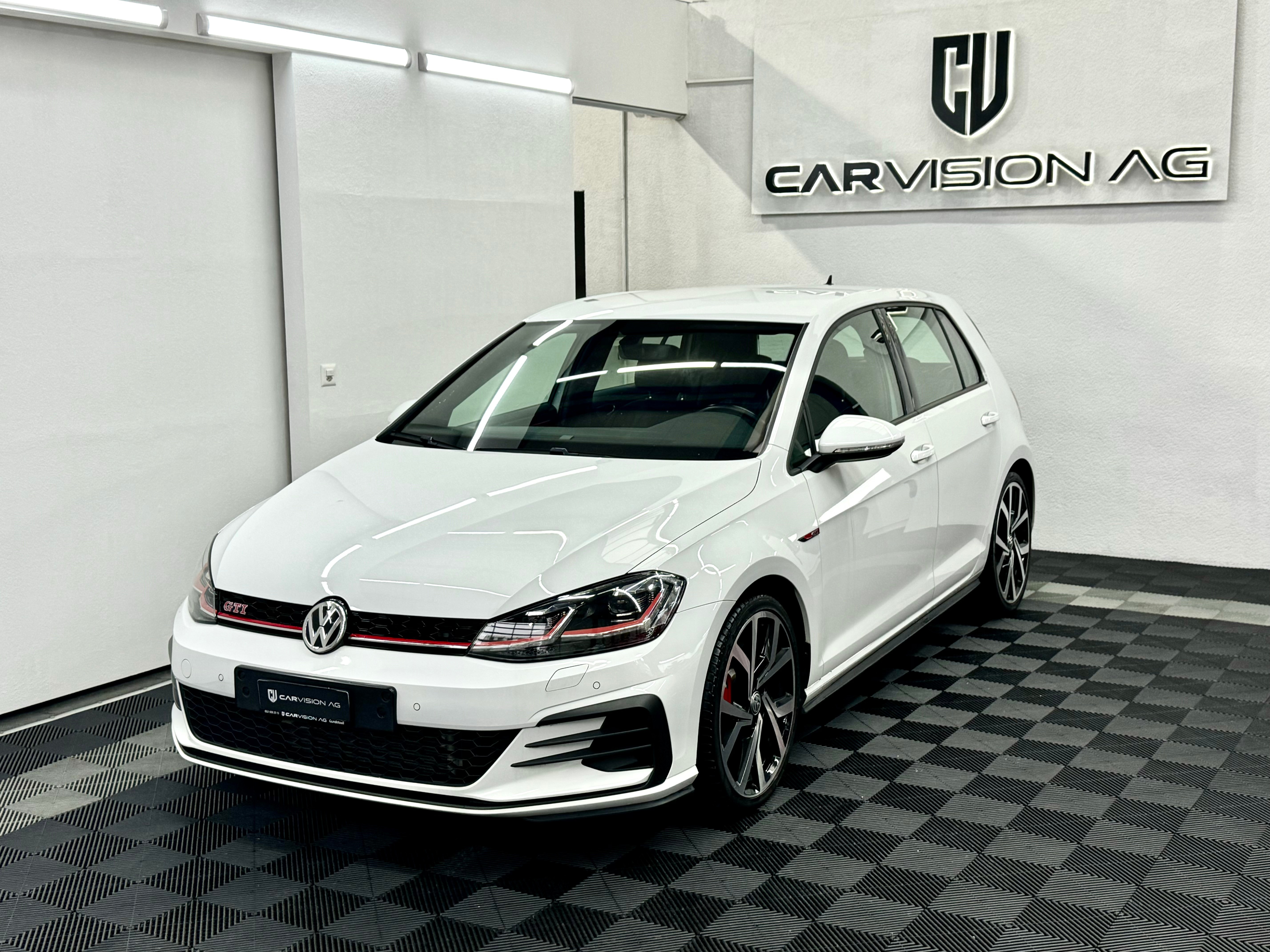 VW Golf 2.0 TSI GTI Performance DSG