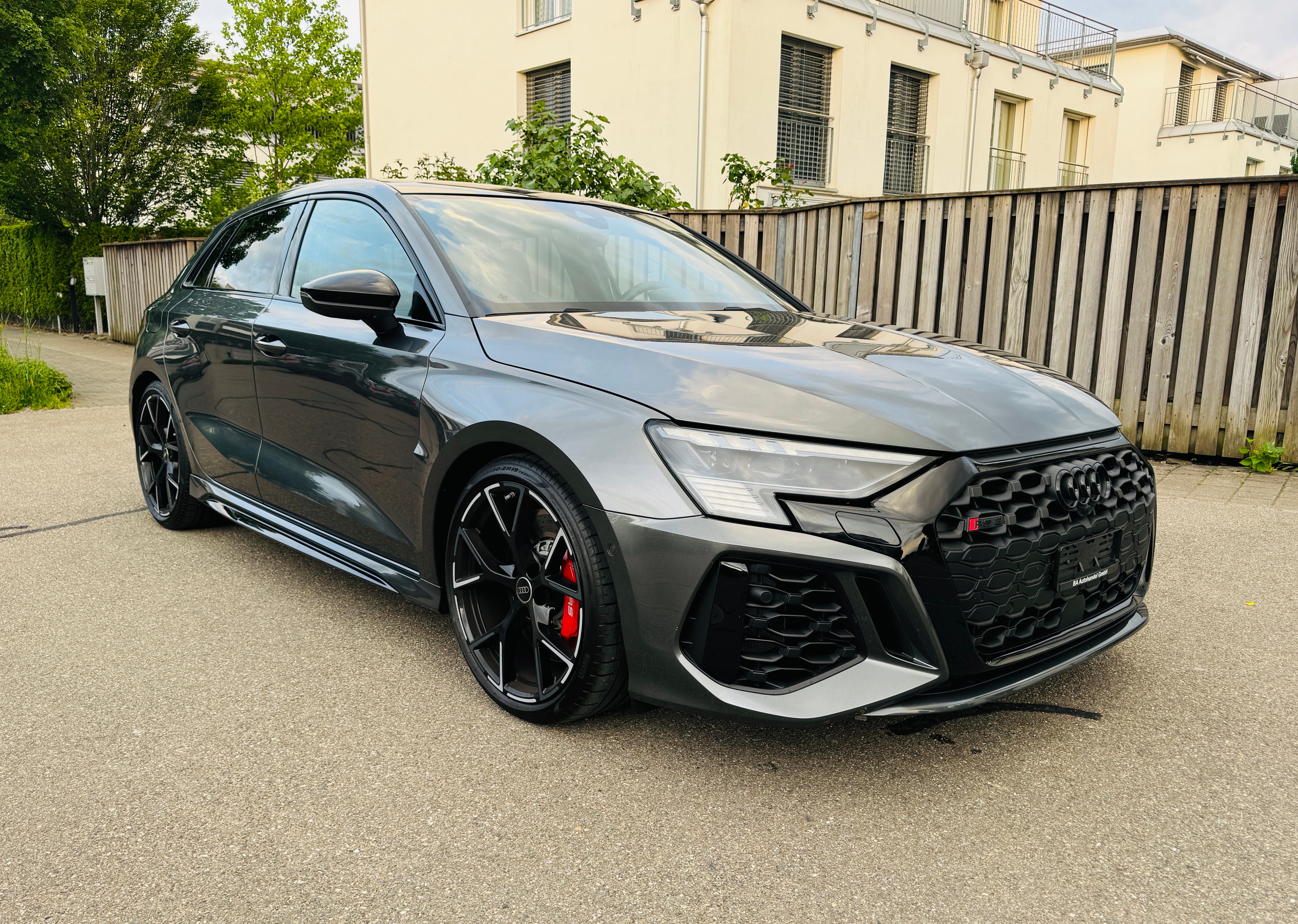 AUDI RS3 SPORTBACK 2.5 TSI QUATTRO*VOLLAUSSTATTUNG*VOLLLEDER*EL. PANORAMA-GLASSCHEIBEDACH*RS ABGASANLAGE*5JAHRE HERSTELLERGARANT