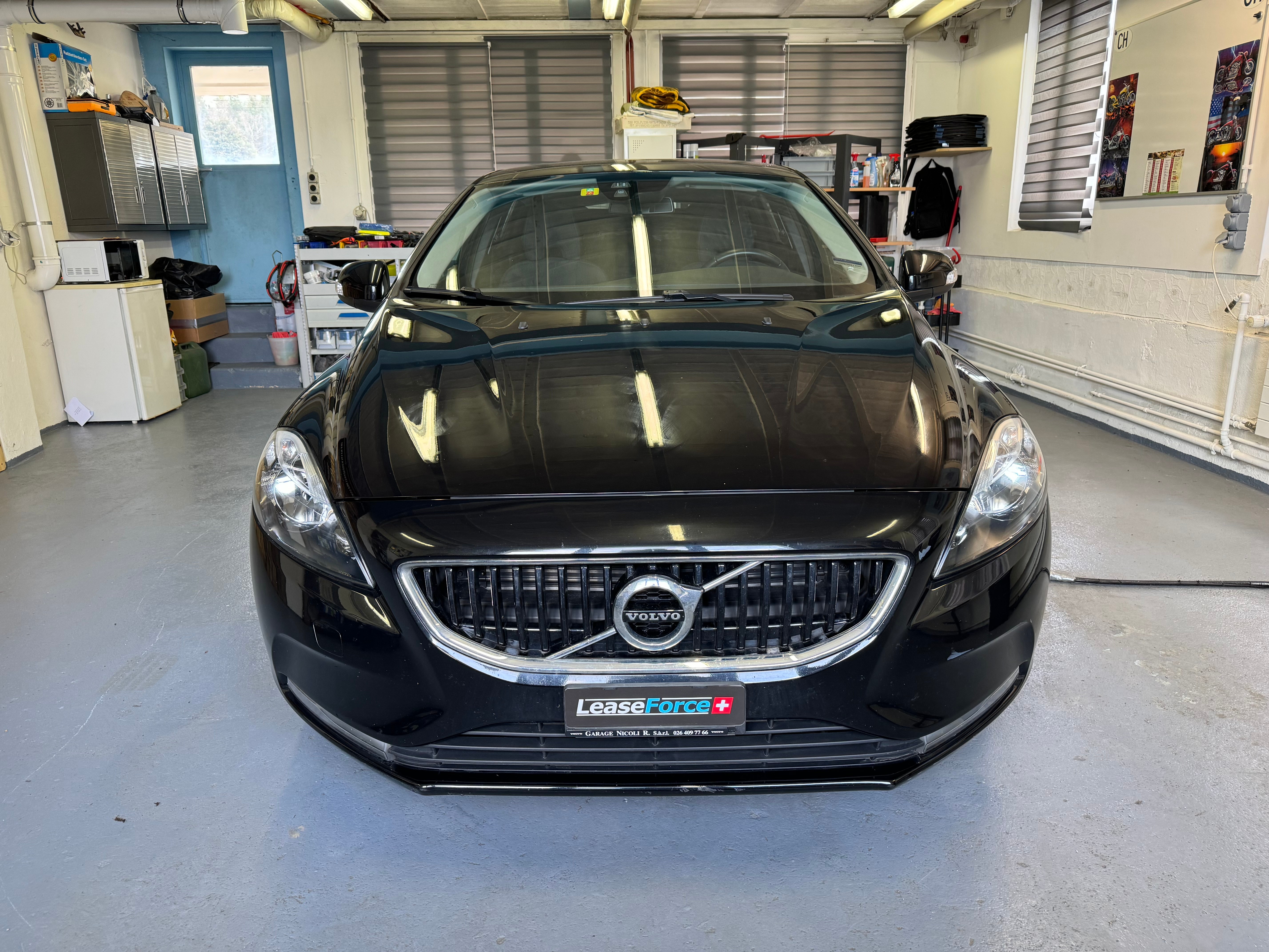 VOLVO V40 D2 Kinetic