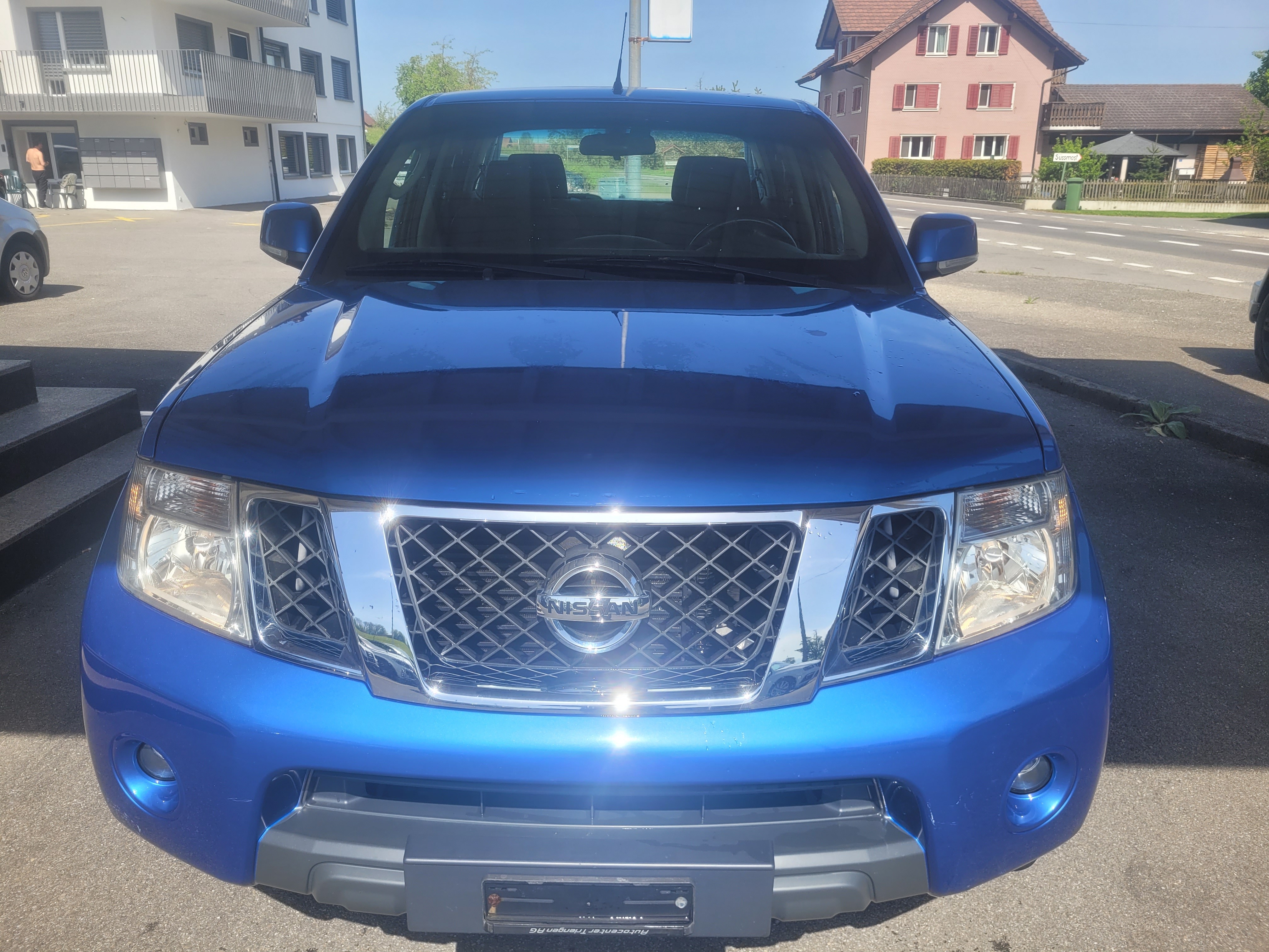 NISSAN Navara Double Cab Platinum 2.5 dCi 4WD LB A