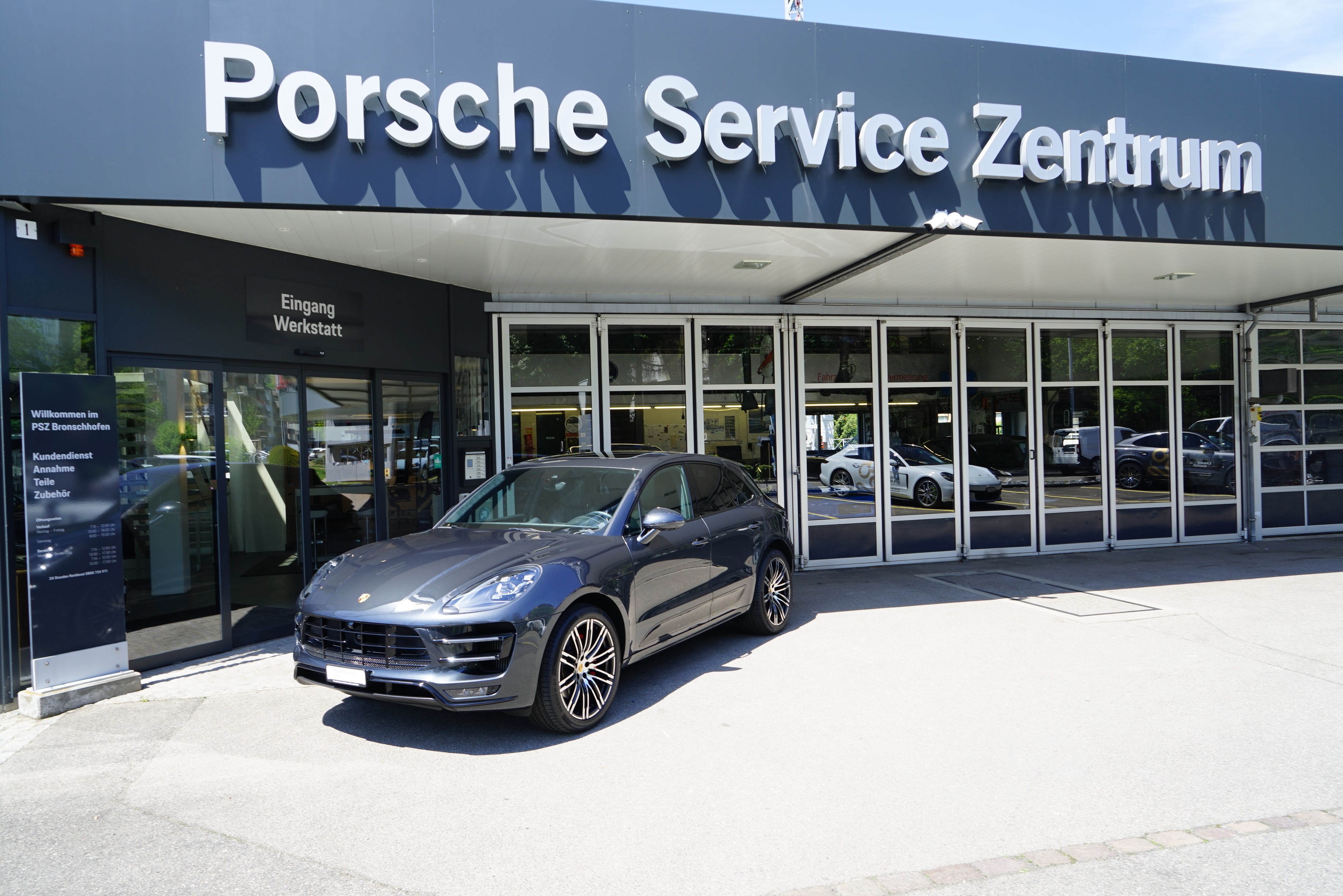 PORSCHE Macan Turbo PDK