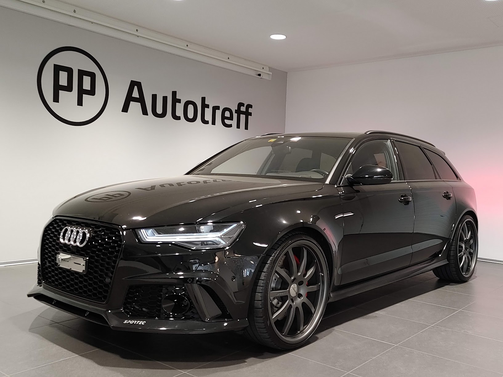 AUDI RS6 Avant 4.0 TFSI V8 performance quattro