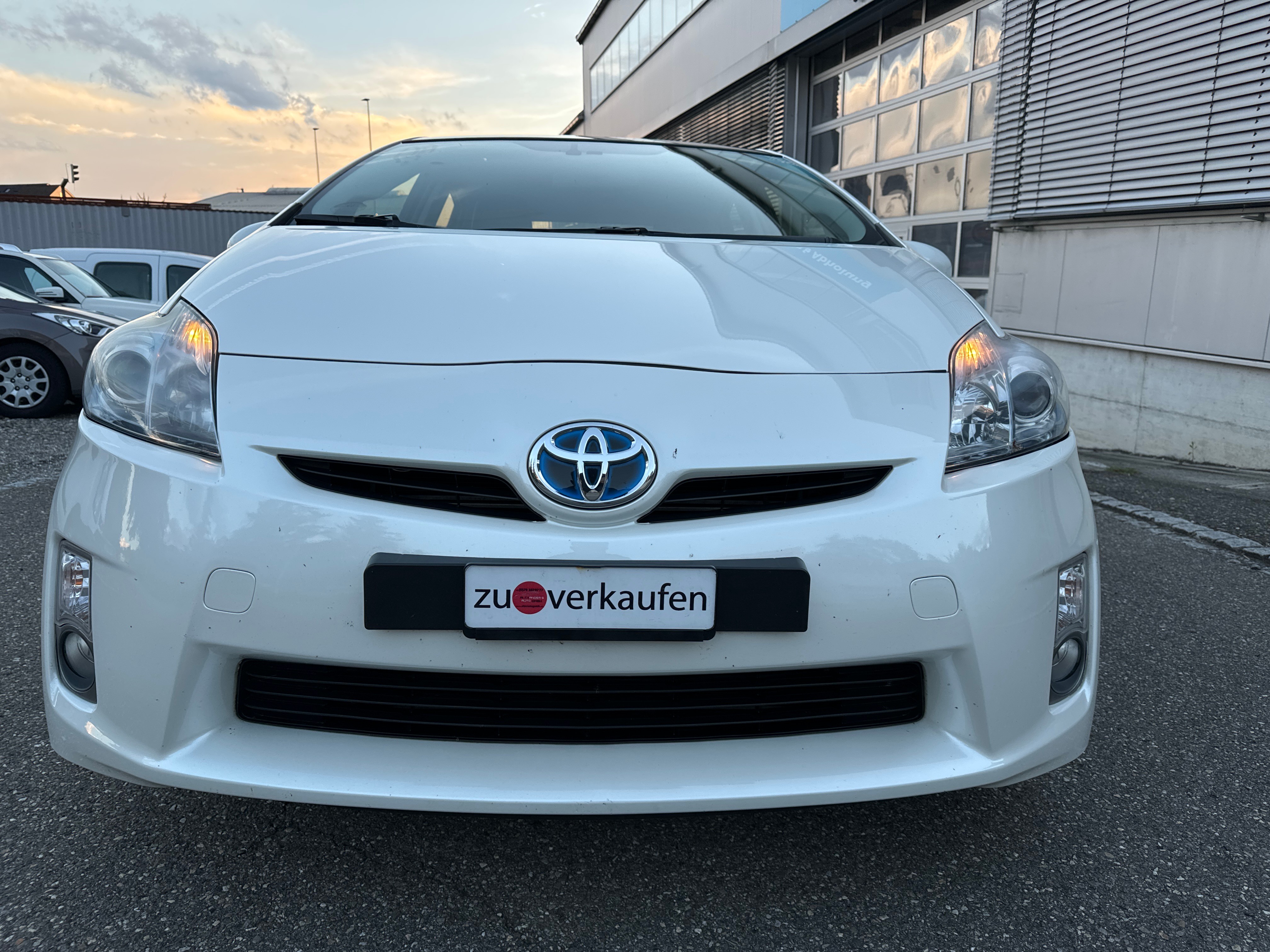 TOYOTA Prius 1.8 16V HSD Sol