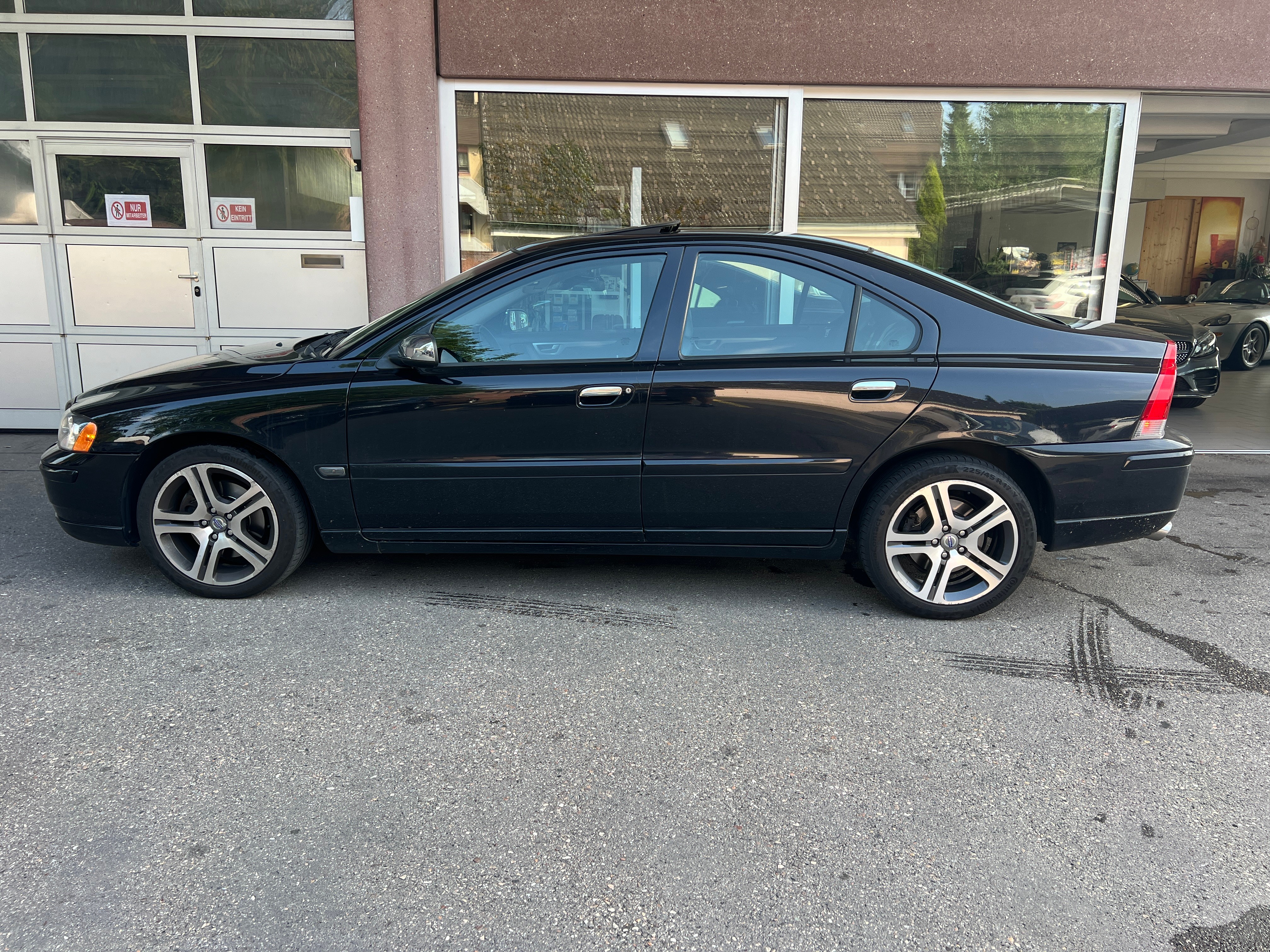 VOLVO S60 2.5T Stockholm Geartronic nur Volvo Service ab Platz zum Fixpreis