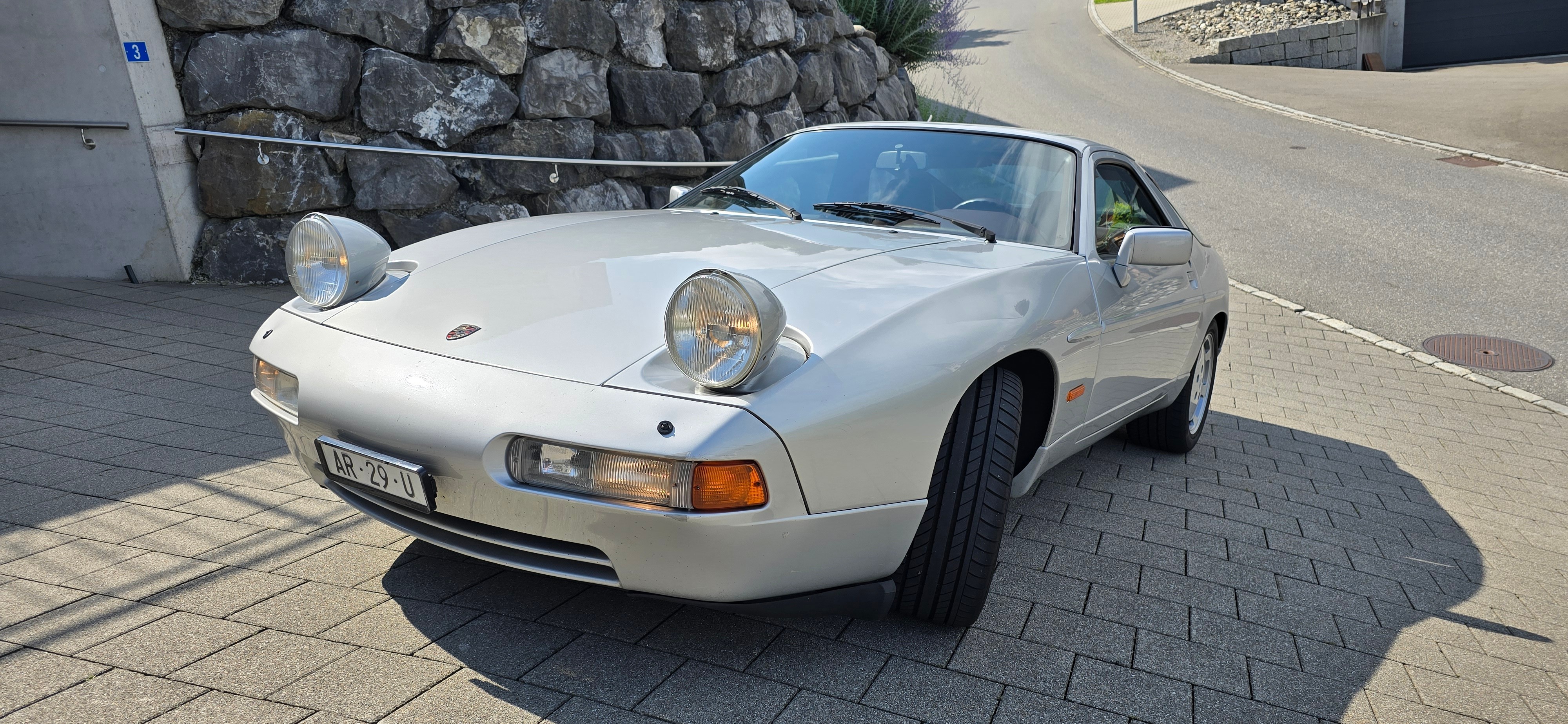 PORSCHE 928 S4