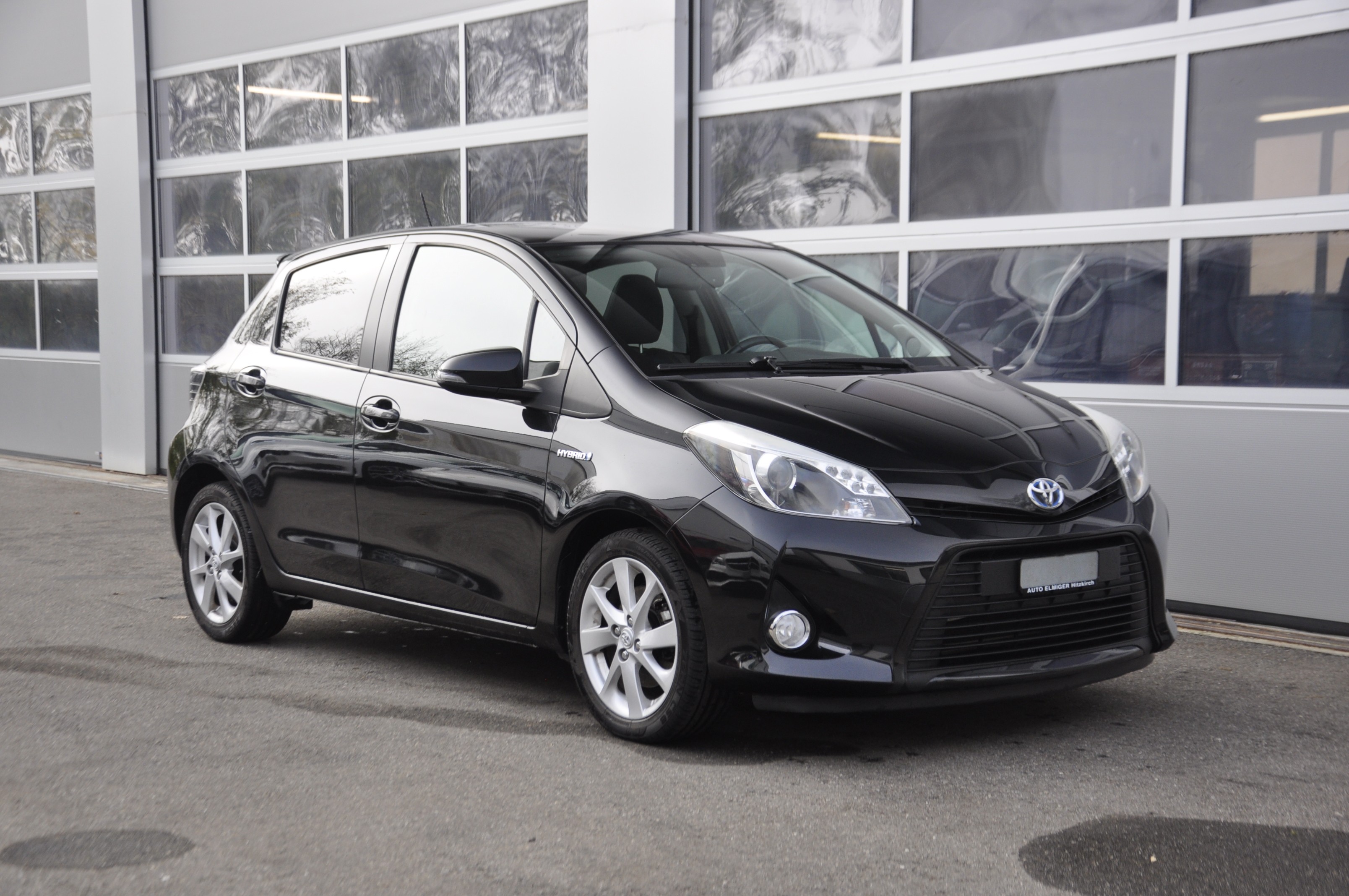 TOYOTA Yaris 1.5 VVT-i Hybrid Sol Premium CVT