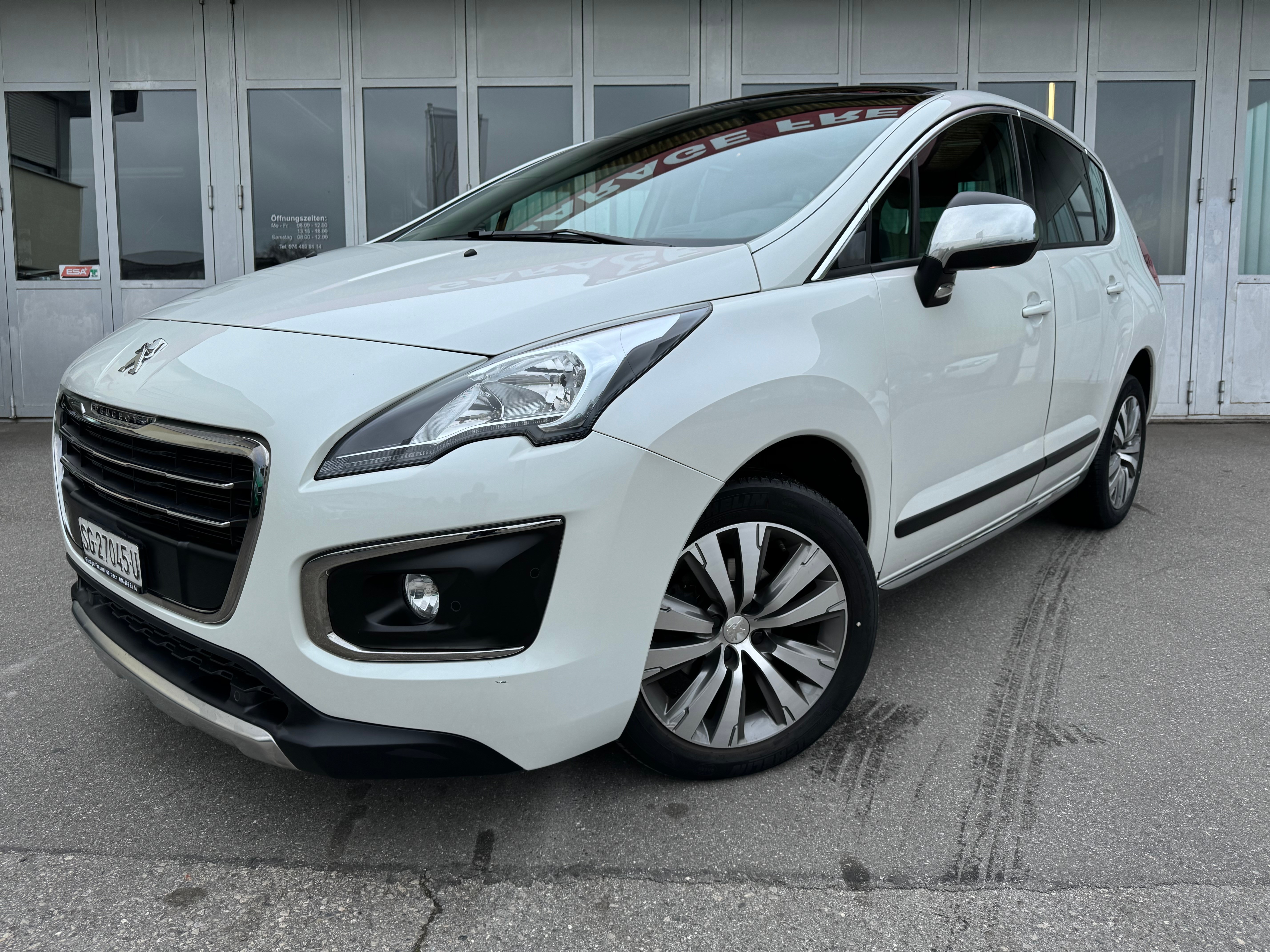 PEUGEOT 3008 1.2 Pure Tech Allure