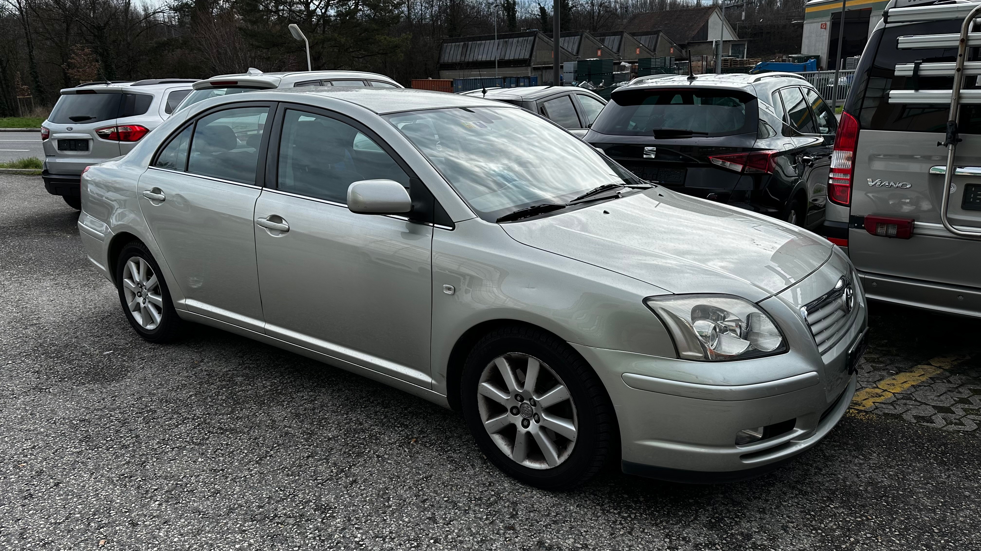 TOYOTA Avensis 2.0 D4 VVT-i Linea Sol Sedan