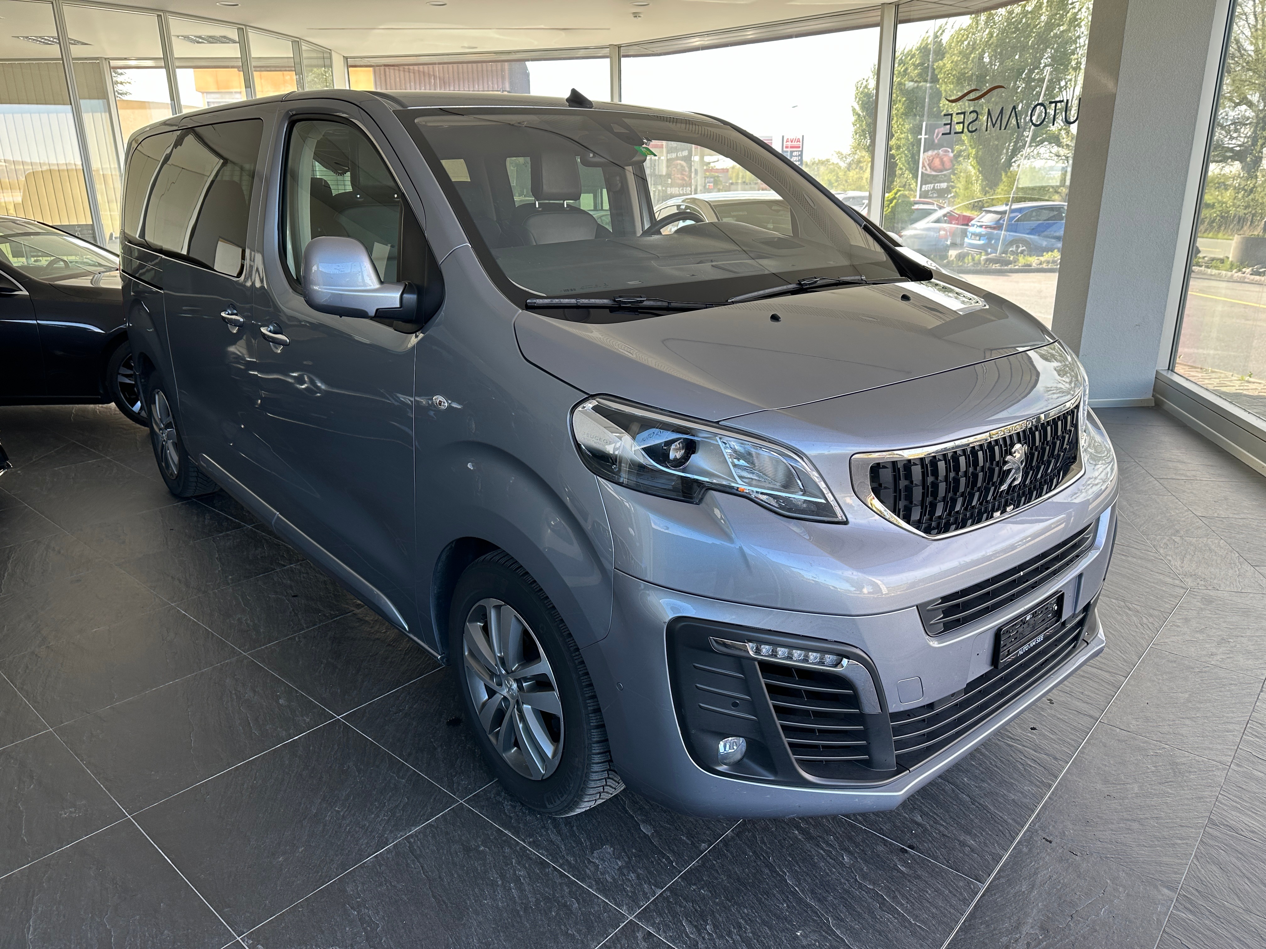 PEUGEOT Traveller 2.0 BlueHDi Allure Standard EAT8