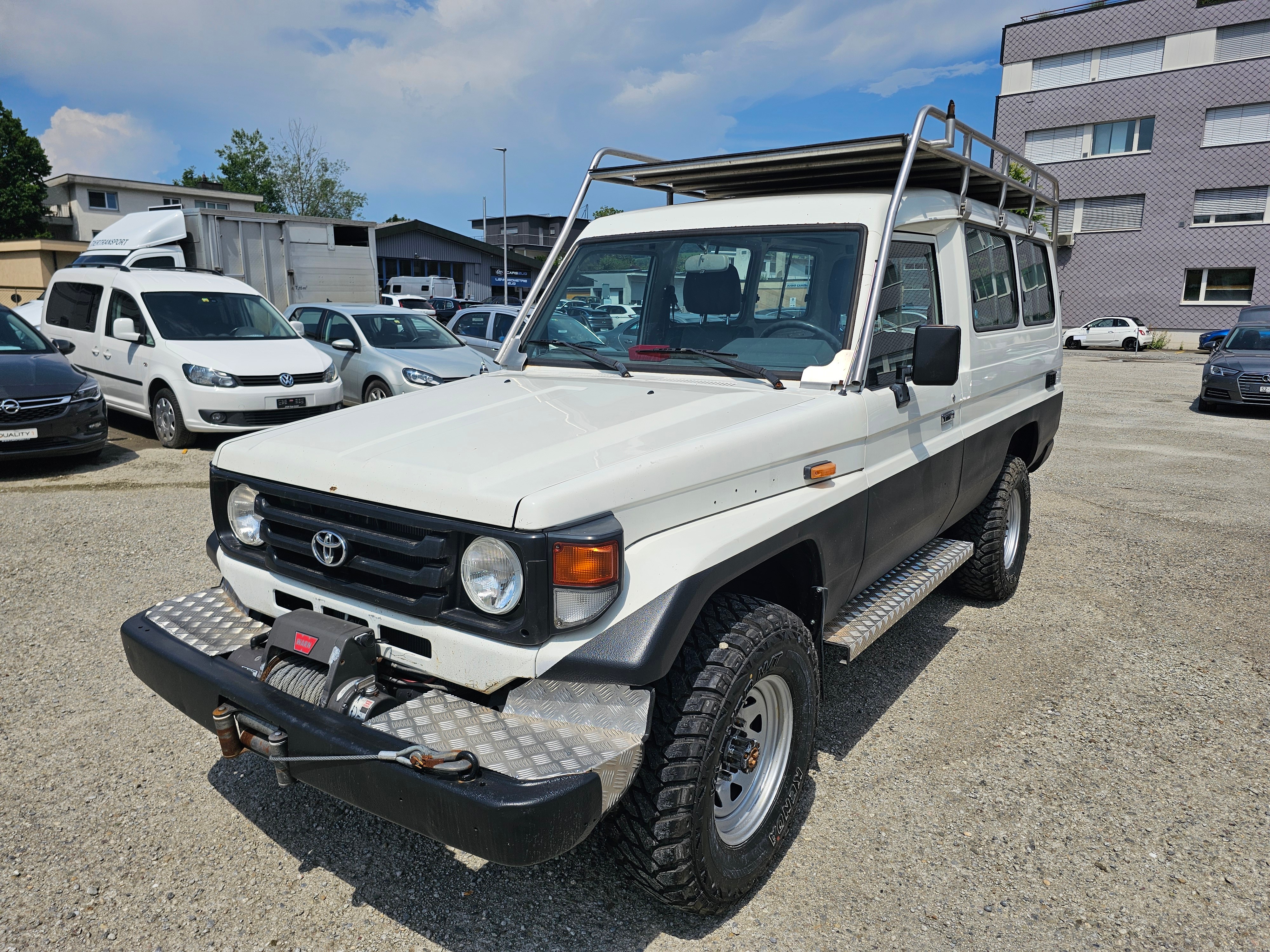 TOYOTA Land Cruiser 400 Hdt Long 4.2D