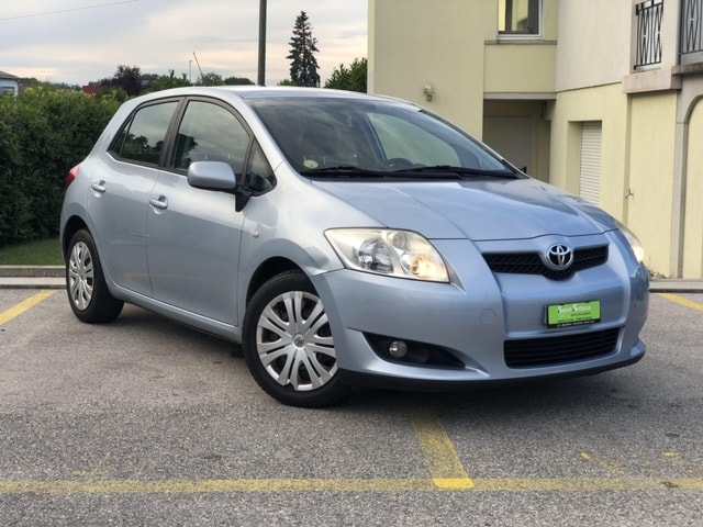 TOYOTA Auris 2.0 D-4D Linea Sol