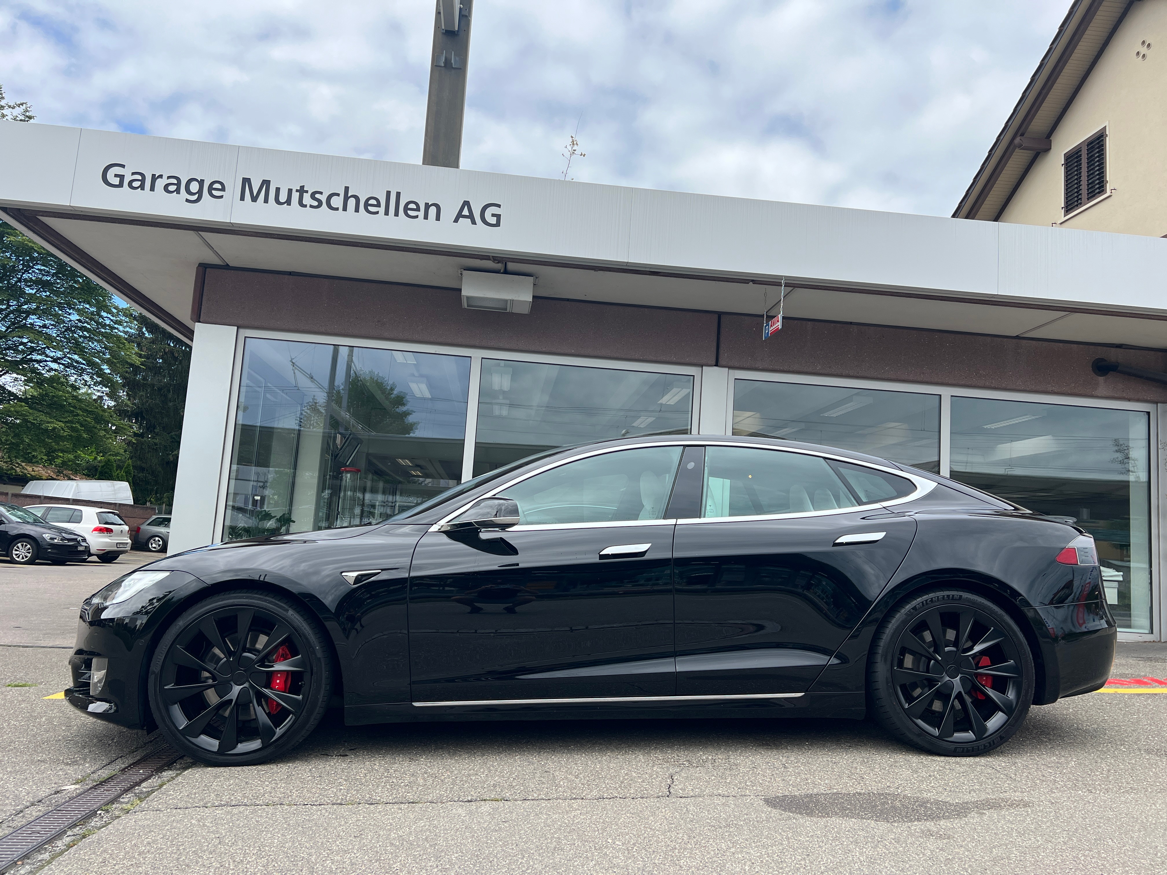 TESLA Model S Performance Raven 815PS. 0-100km/h 2.4s CH-Auto Werksgarantie Volles Potenzial für autonomes Fahren Black/White