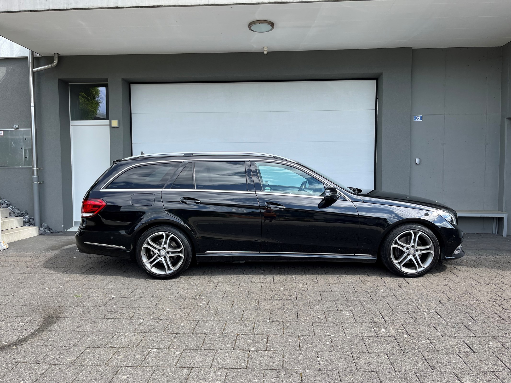 MERCEDES-BENZ E 250 BlueTEC Avantgarde 4Matic 7G-Tronic