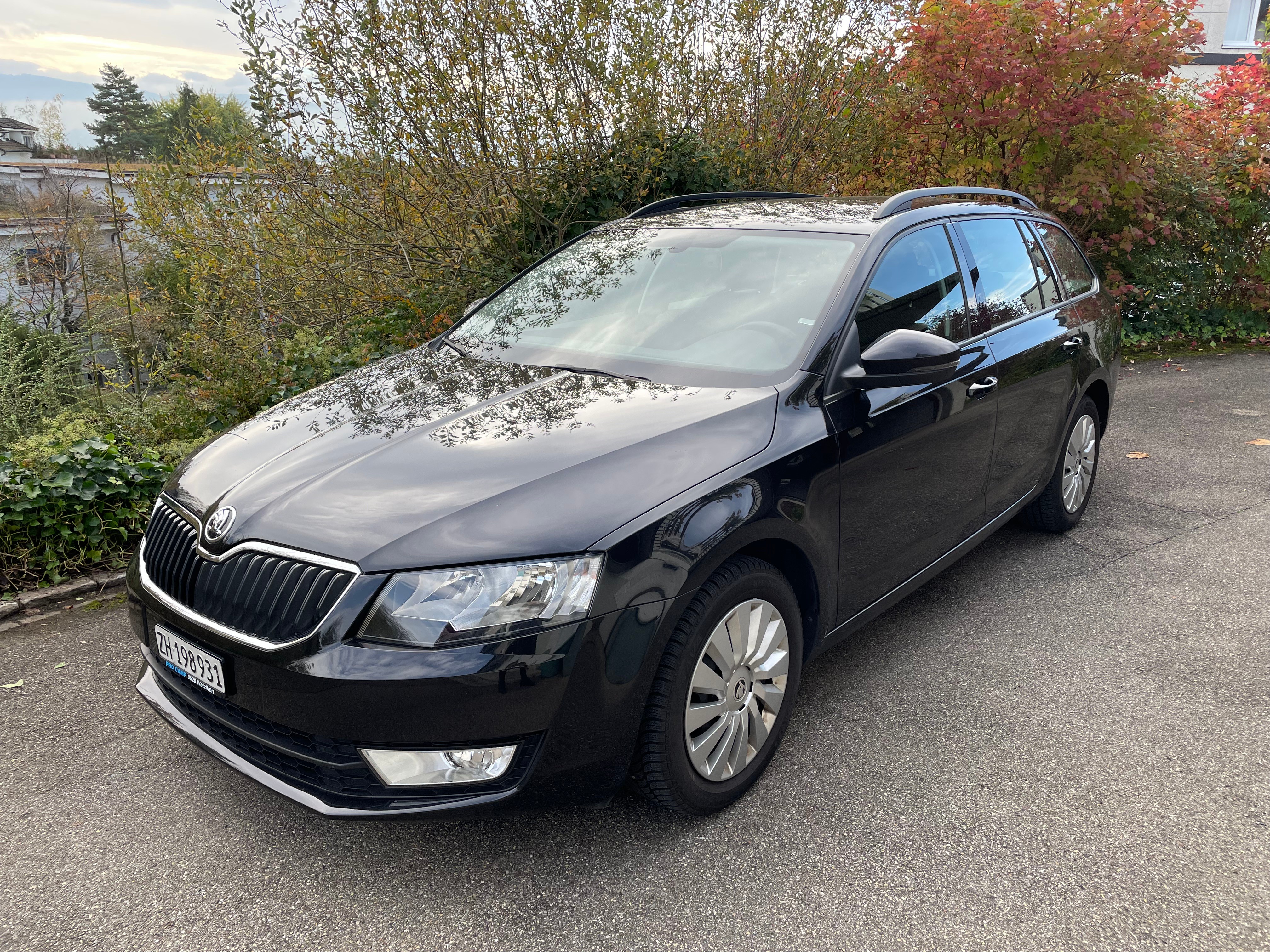 SKODA Octavia Combi 1.6 TDI Ambition DSG