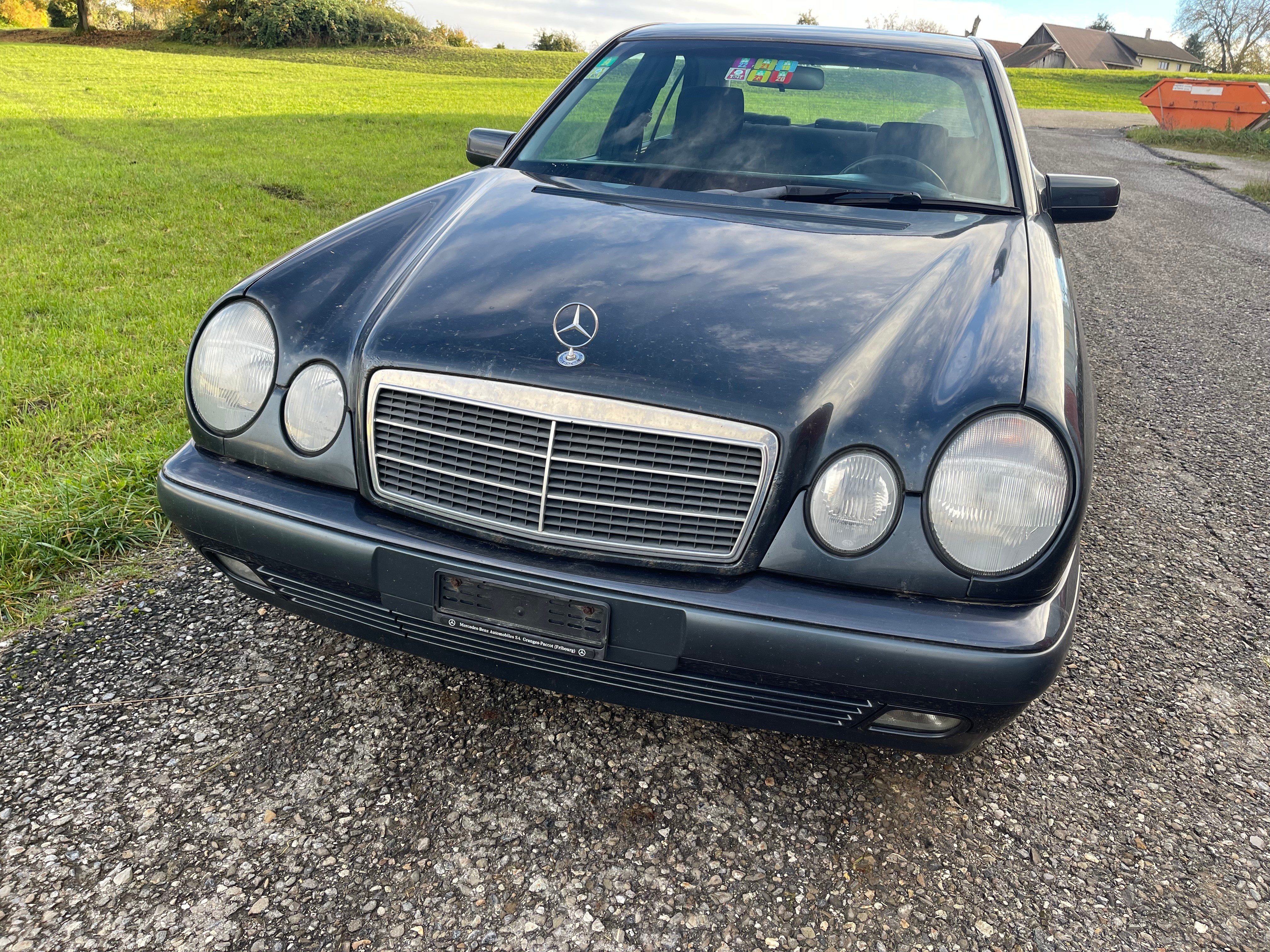 MERCEDES-BENZ E 240 Classic