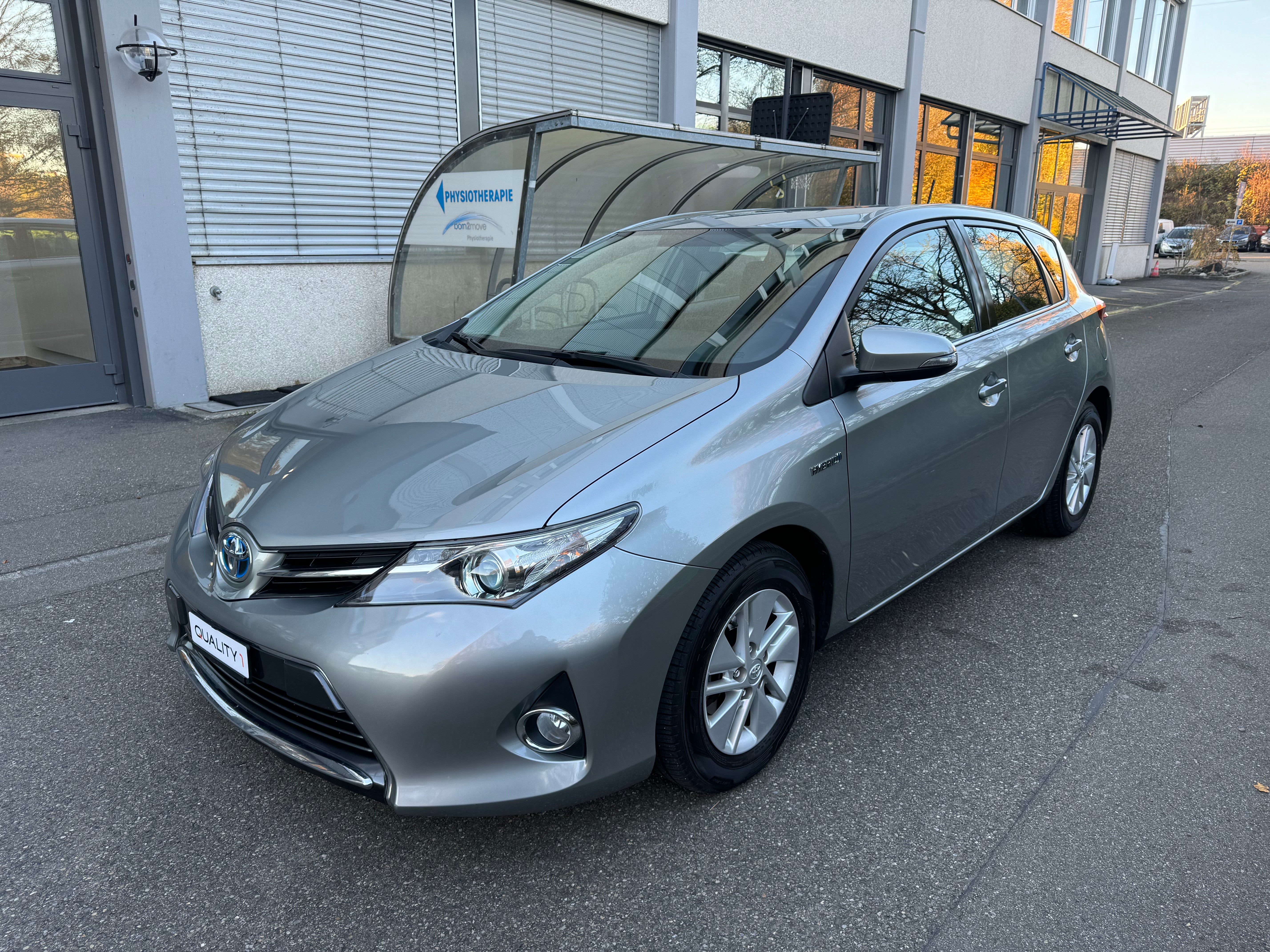 TOYOTA Auris 1.8 16V HSD Linea Luna