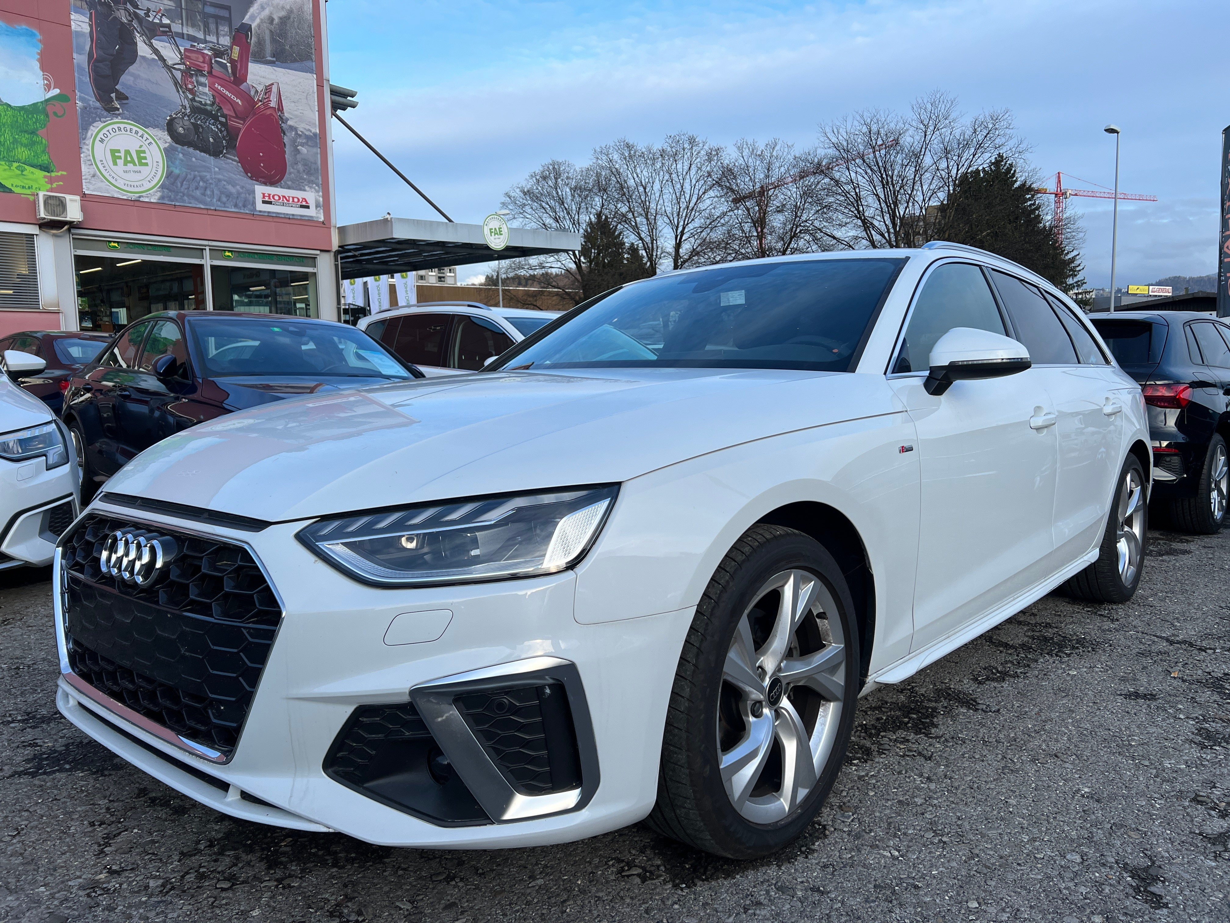 AUDI A4 Avant 35 TFSI S line S-tronic