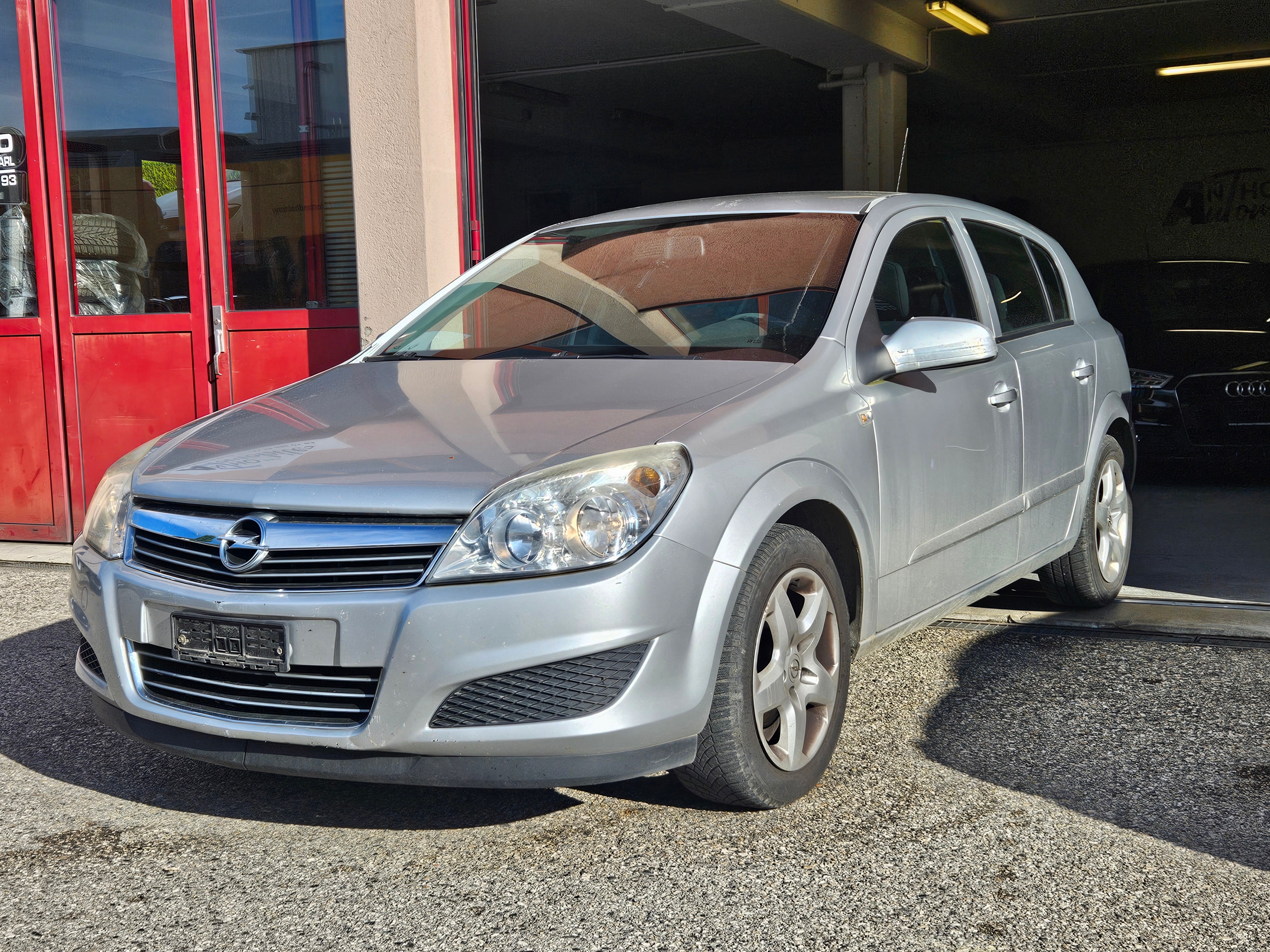 OPEL Astra 1.6i 16V Enjoy