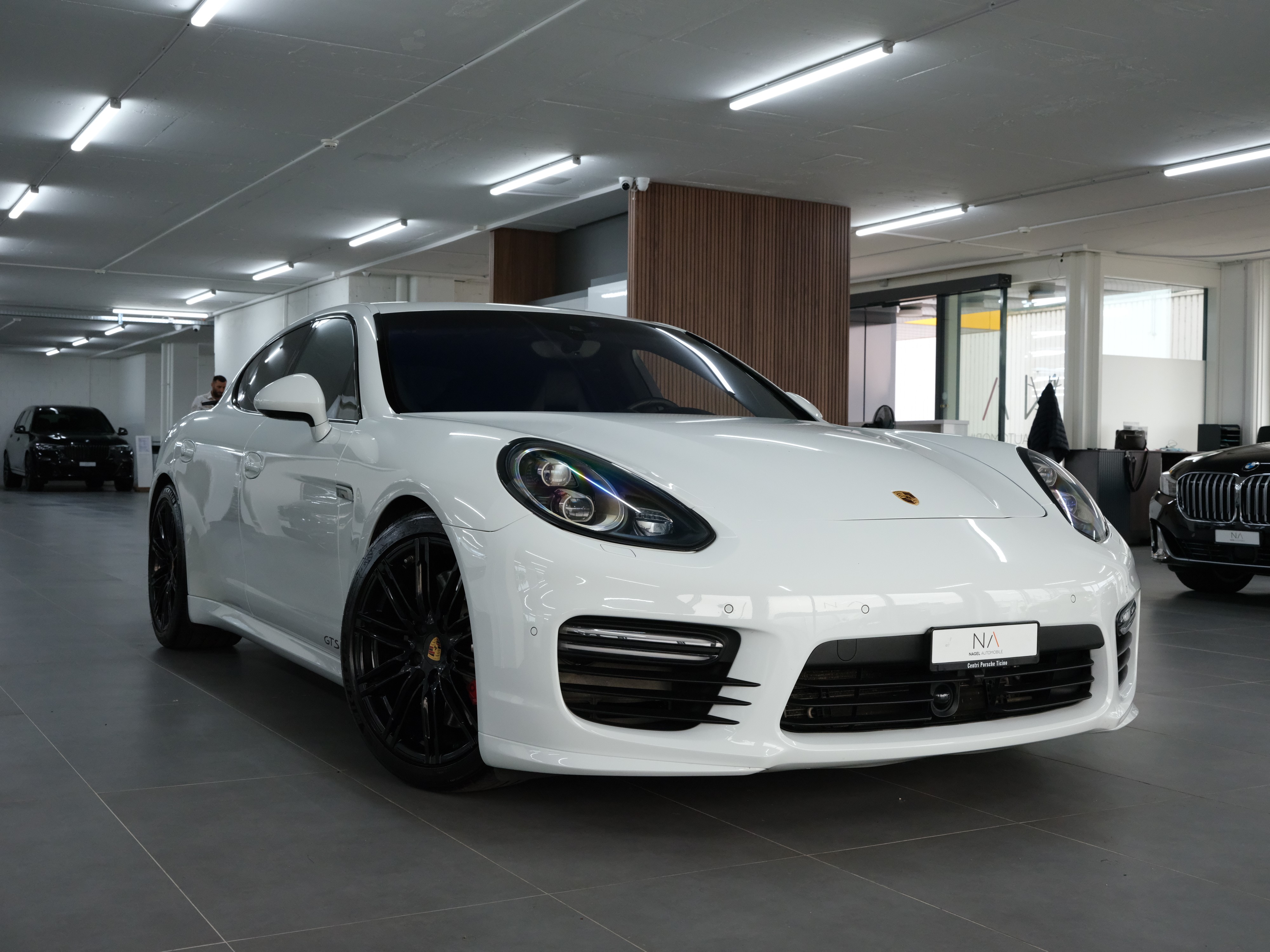 PORSCHE Panamera GTS 4.8 PDK