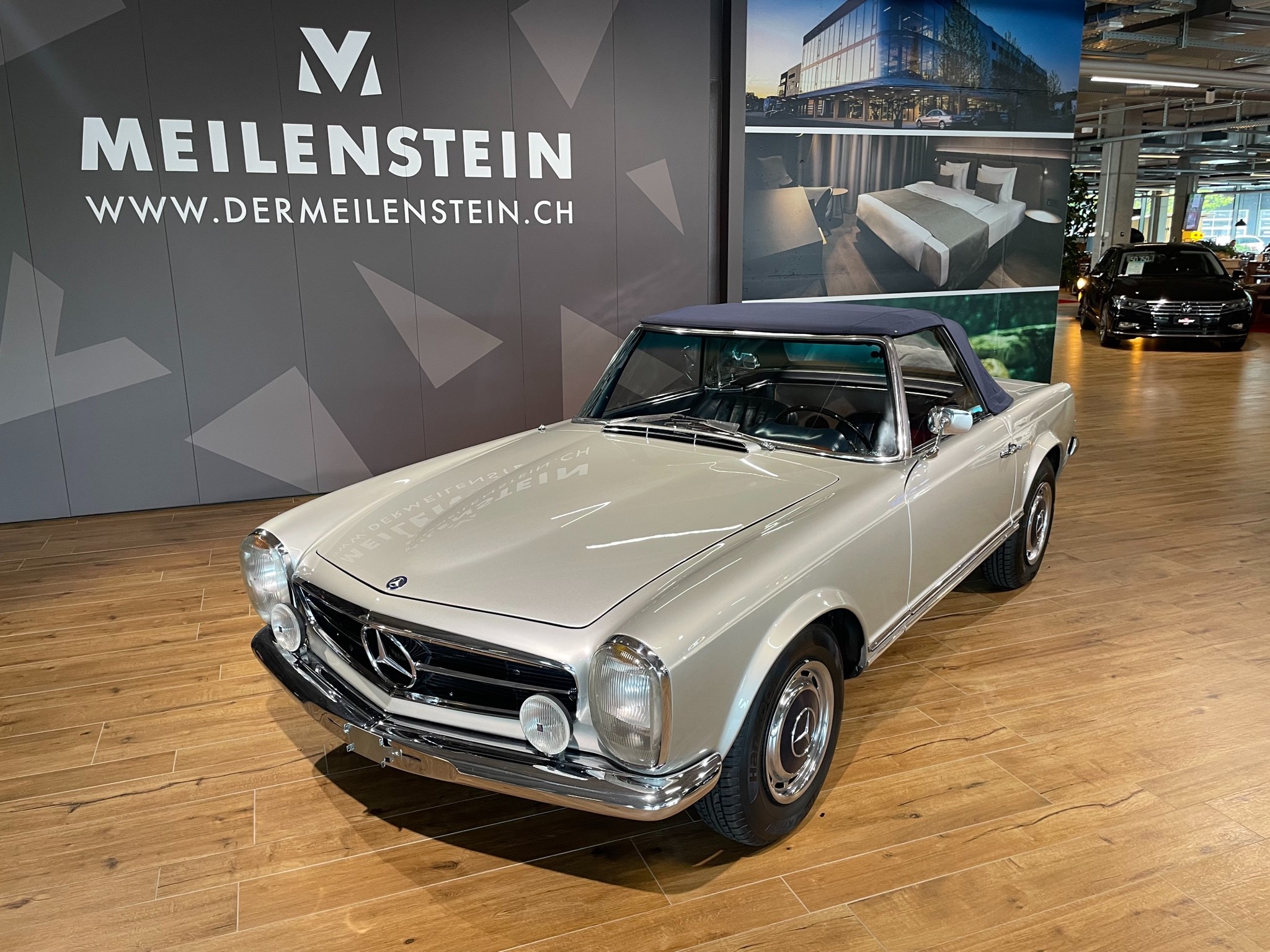 MERCEDES-BENZ SL 230 Pagode